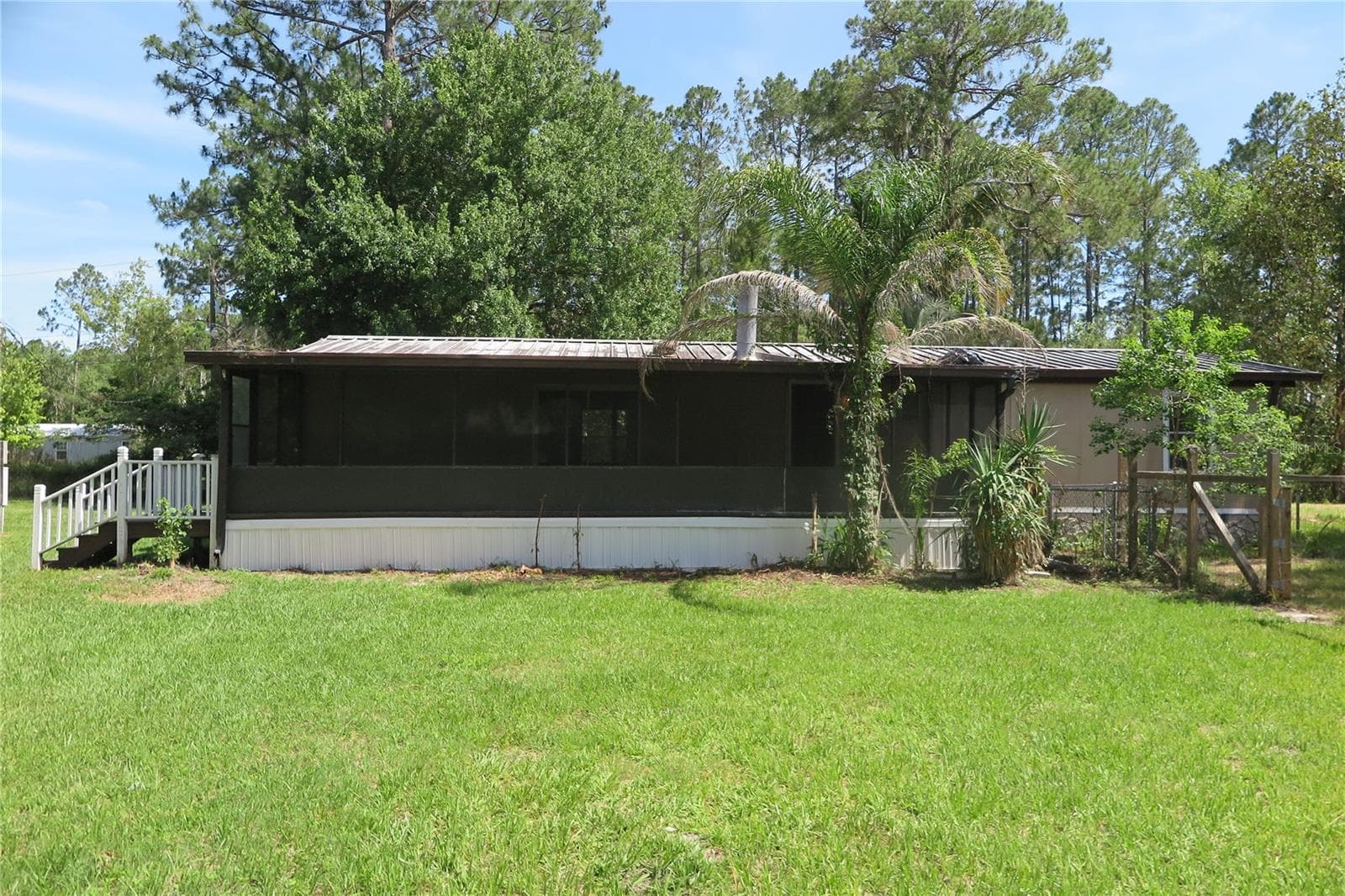 Manufactured Home at 108 PINESHORE DR, SATSUMA, photo 8 of 34