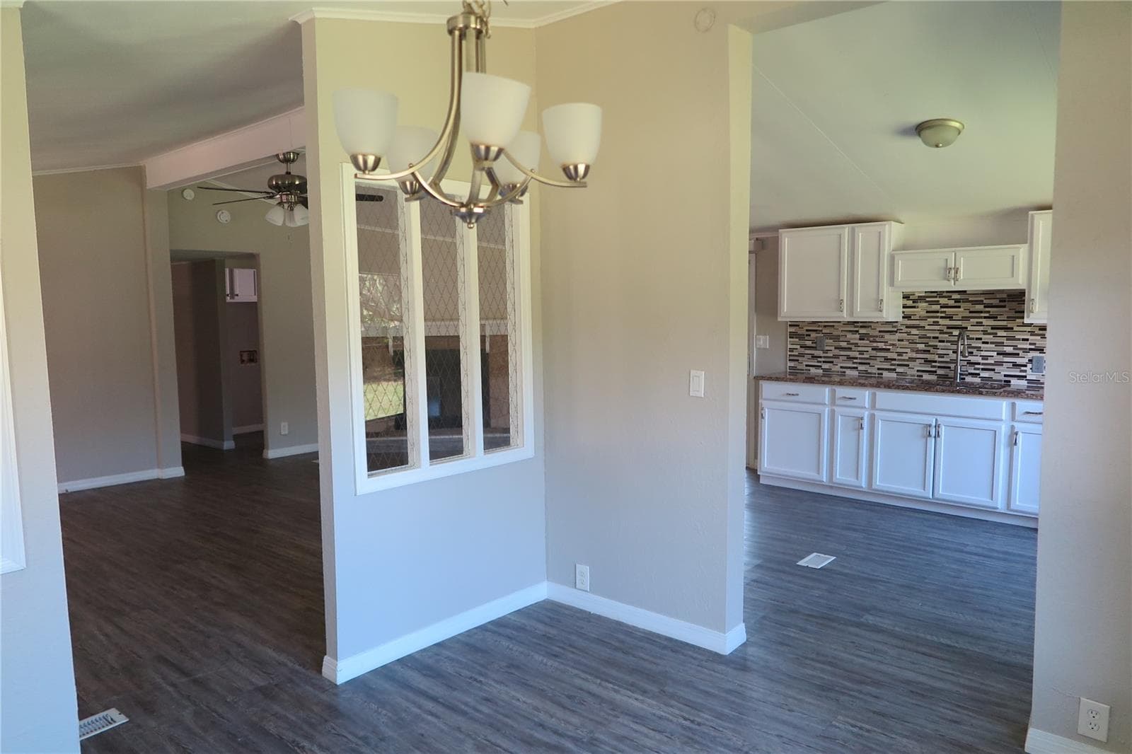 Manufactured Home at 108 PINESHORE DR, SATSUMA, photo 15 of 34
