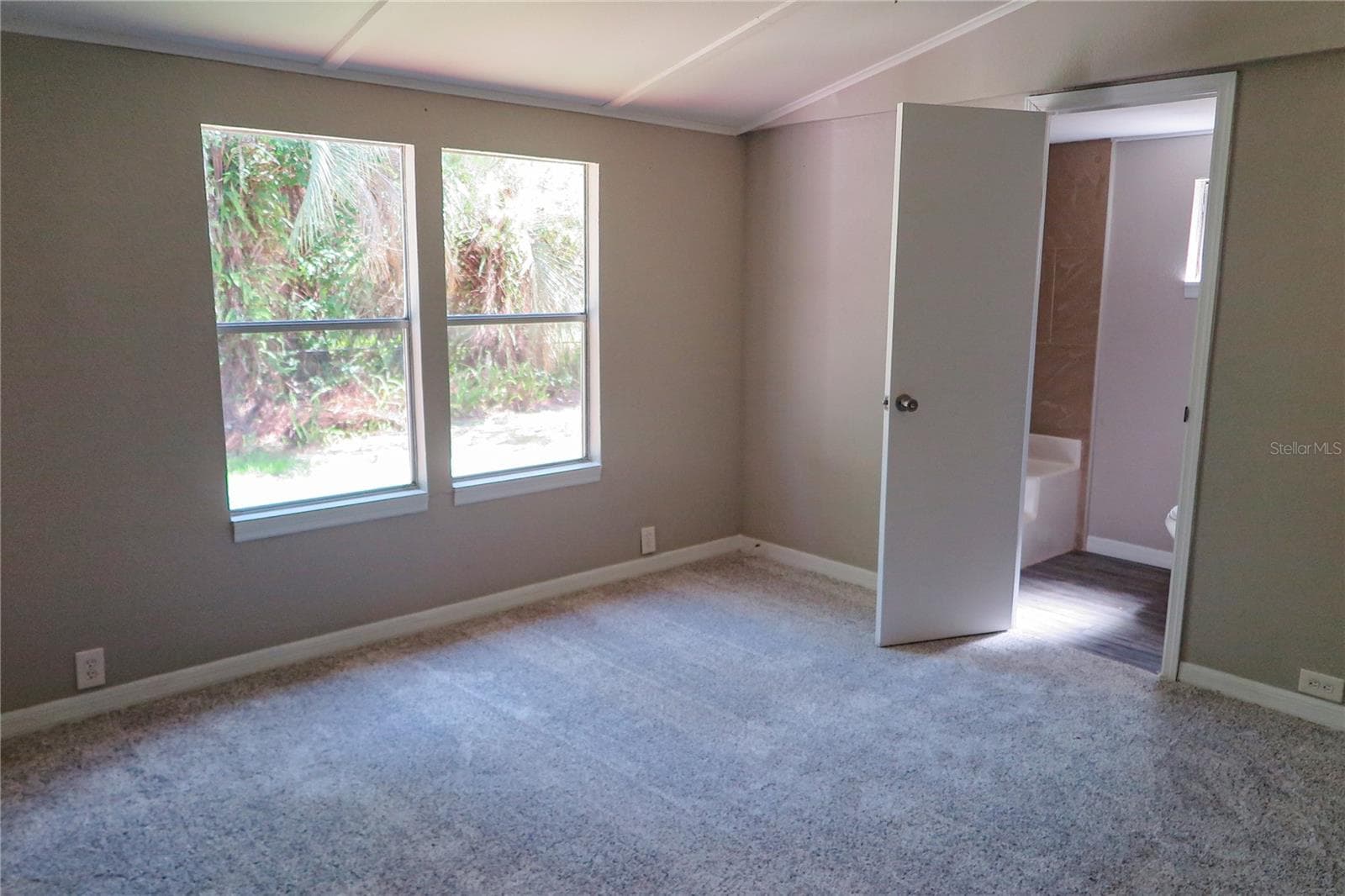 Manufactured Home at 108 PINESHORE DR, SATSUMA, photo 23 of 34