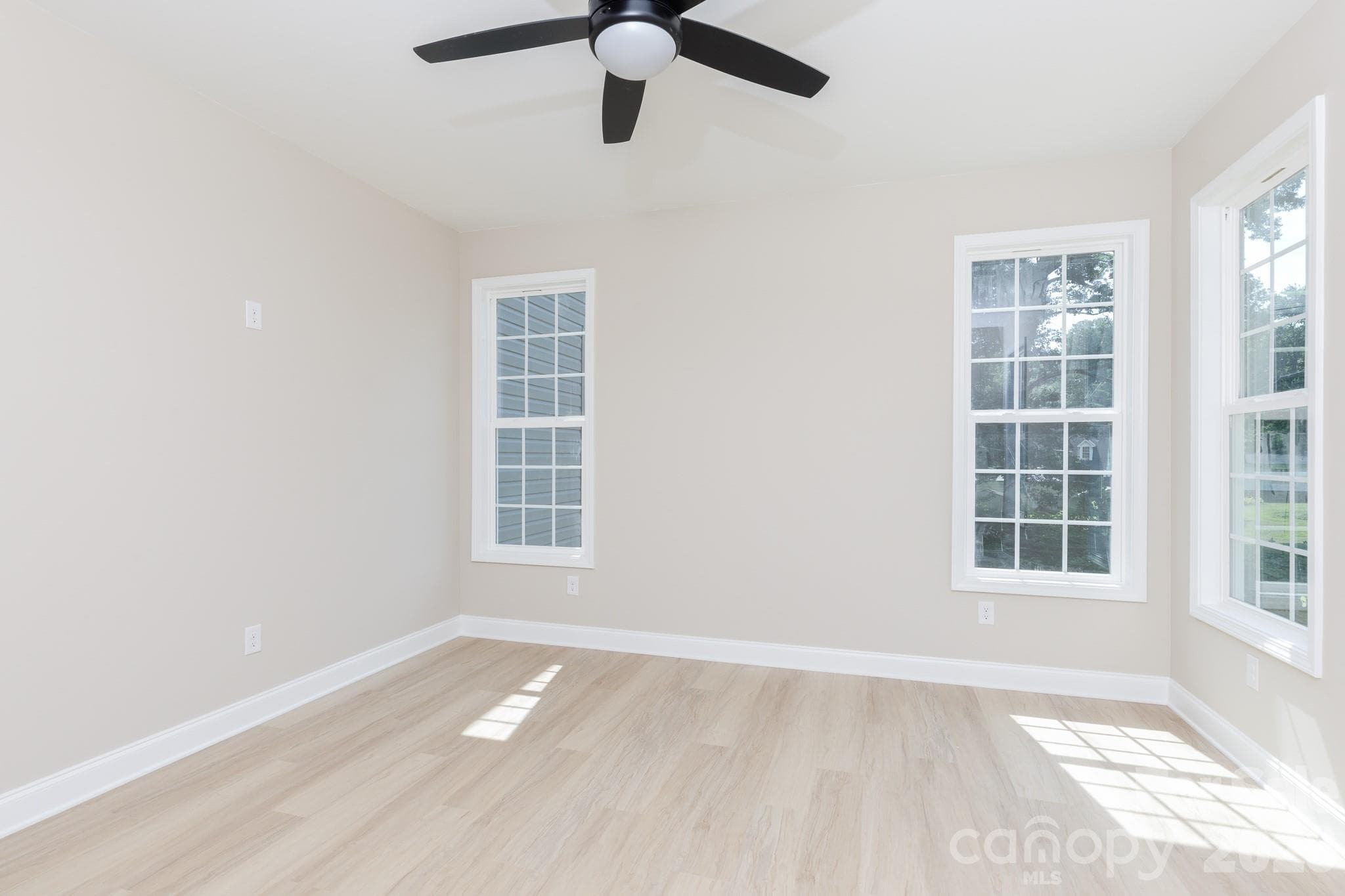 Single Family Residence at 571 Trexler Lane, Rock Hill, photo 6 of 21