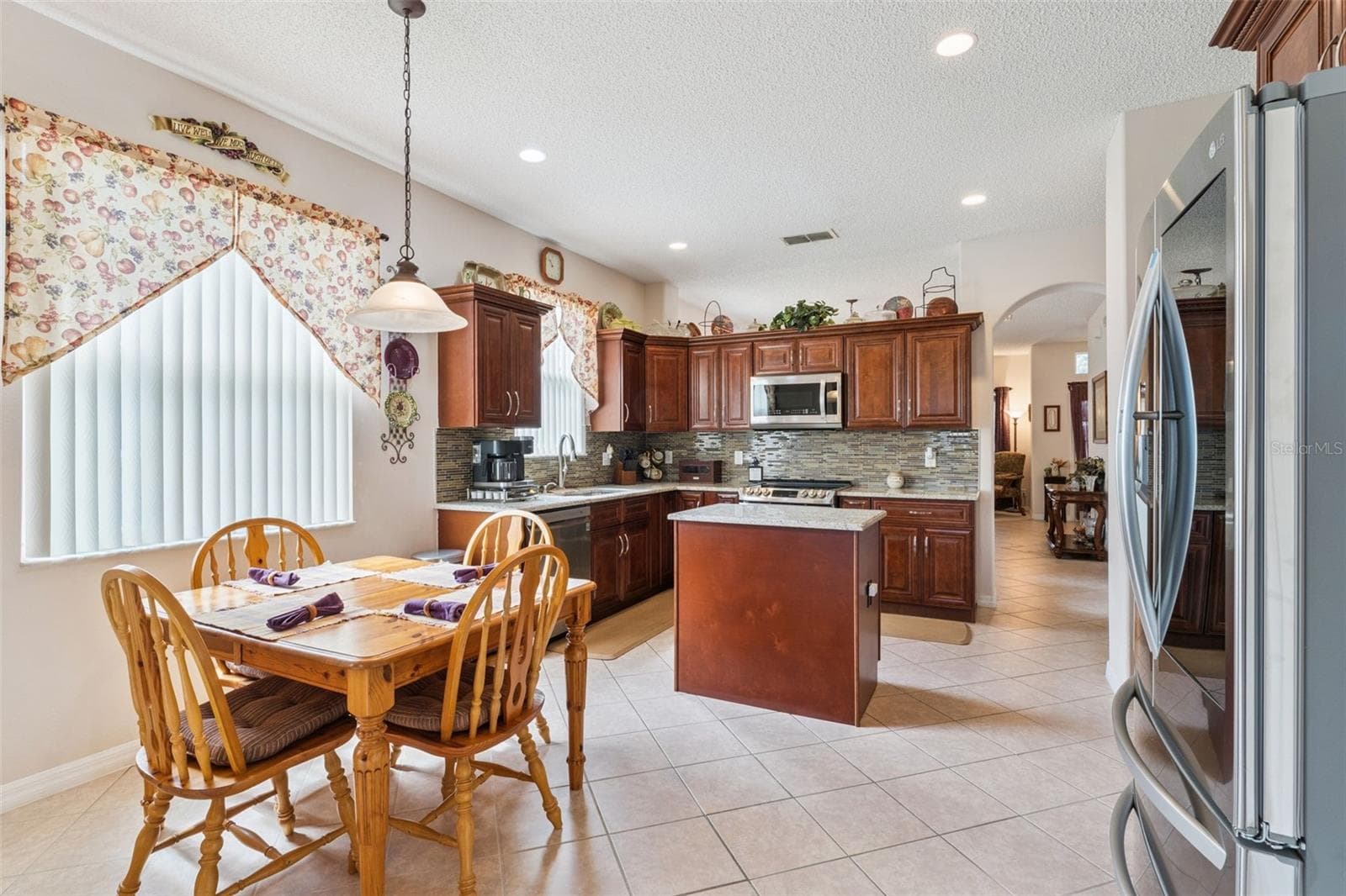 Kitchen - 9955 MEDALLION BLUFF LN, ORLANDO