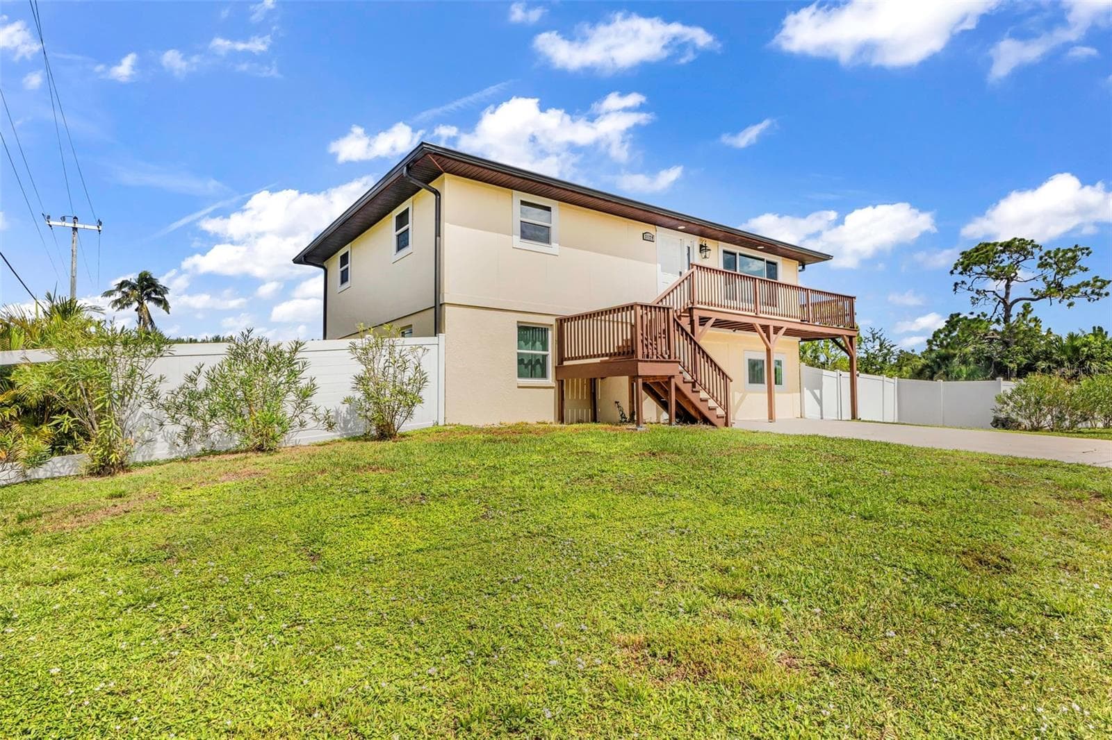 Single Family Residence at 3129 BANYAN WAY, PUNTA GORDA, photo 2 of 40
