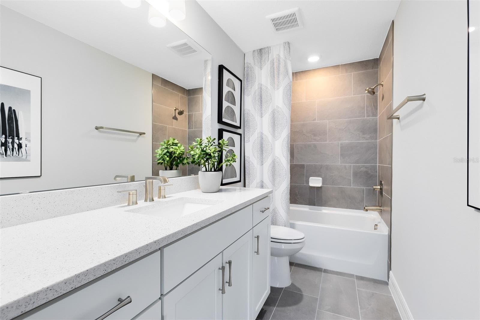 Model Home Design Only. Pictures and furnishings are for illustrative purposes only. Elevations, colors and options may vary. Furniture is for model home staging only.? - 1470 RIDGE TREE DRIVE, ORMOND BEACH