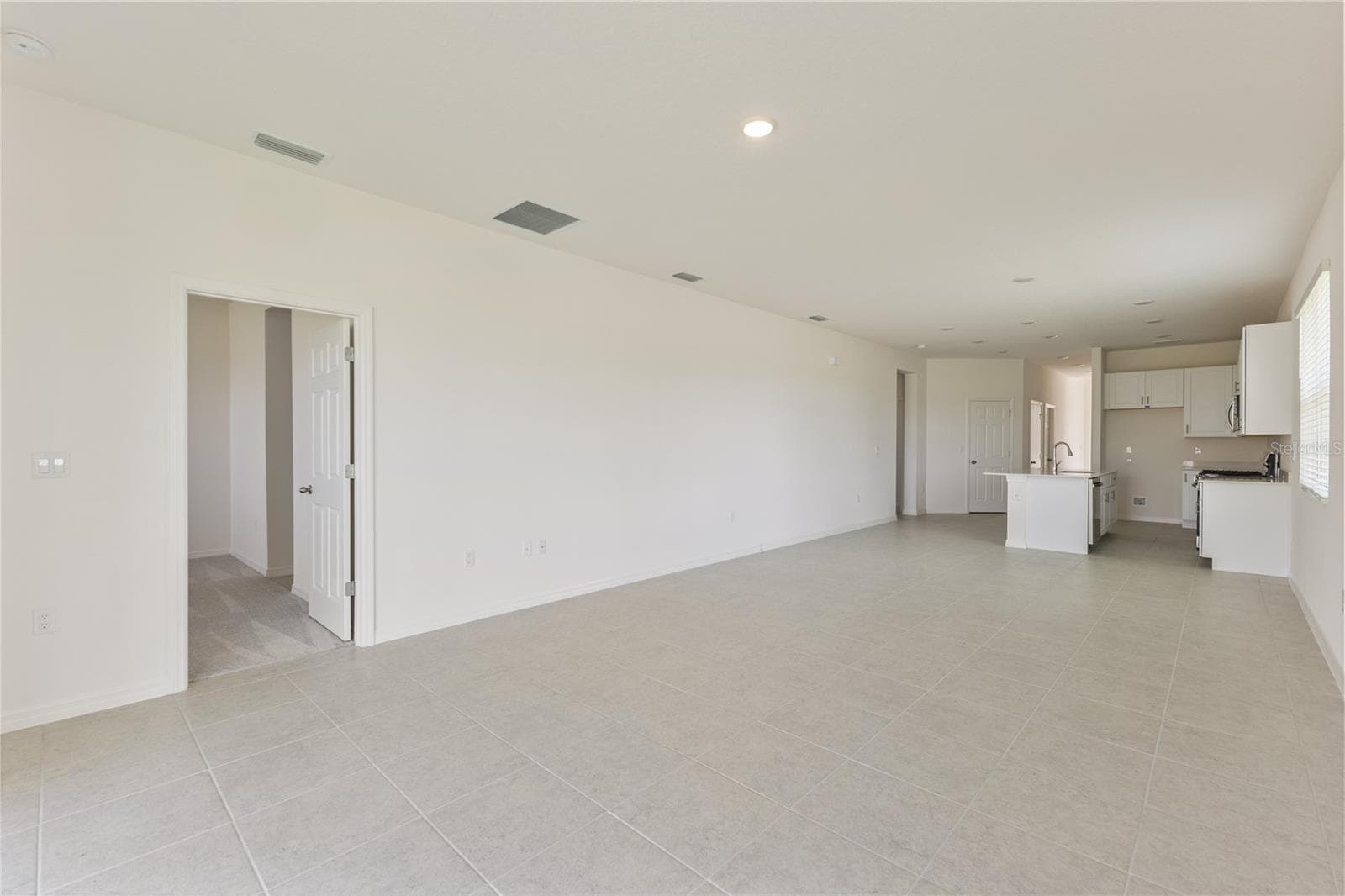 Single Family Residence at 9128 WILDLIGHT TRL, WILDWOOD, photo 6 of 19