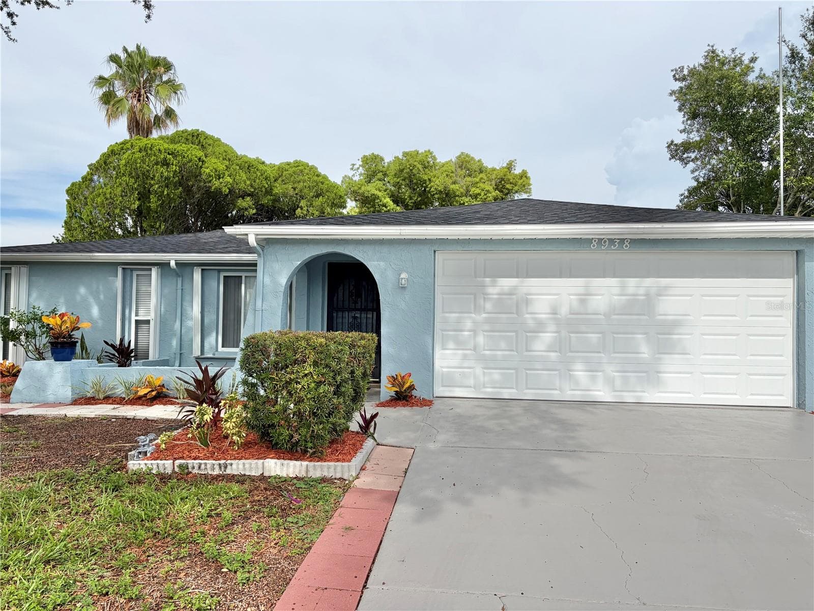 Single Family Residence at 8938 COCHISE LN, PORT RICHEY, photo 2 of 48