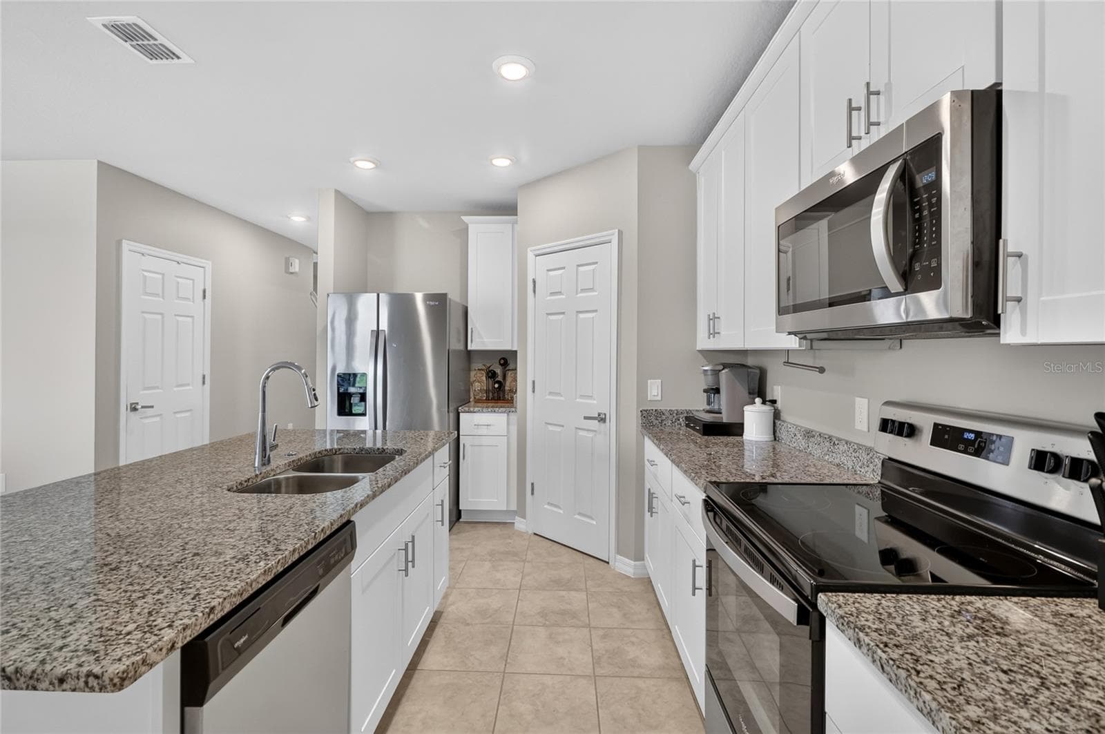 Walk in Pantry - 3310 WEITZEL DR, HAINES CITY