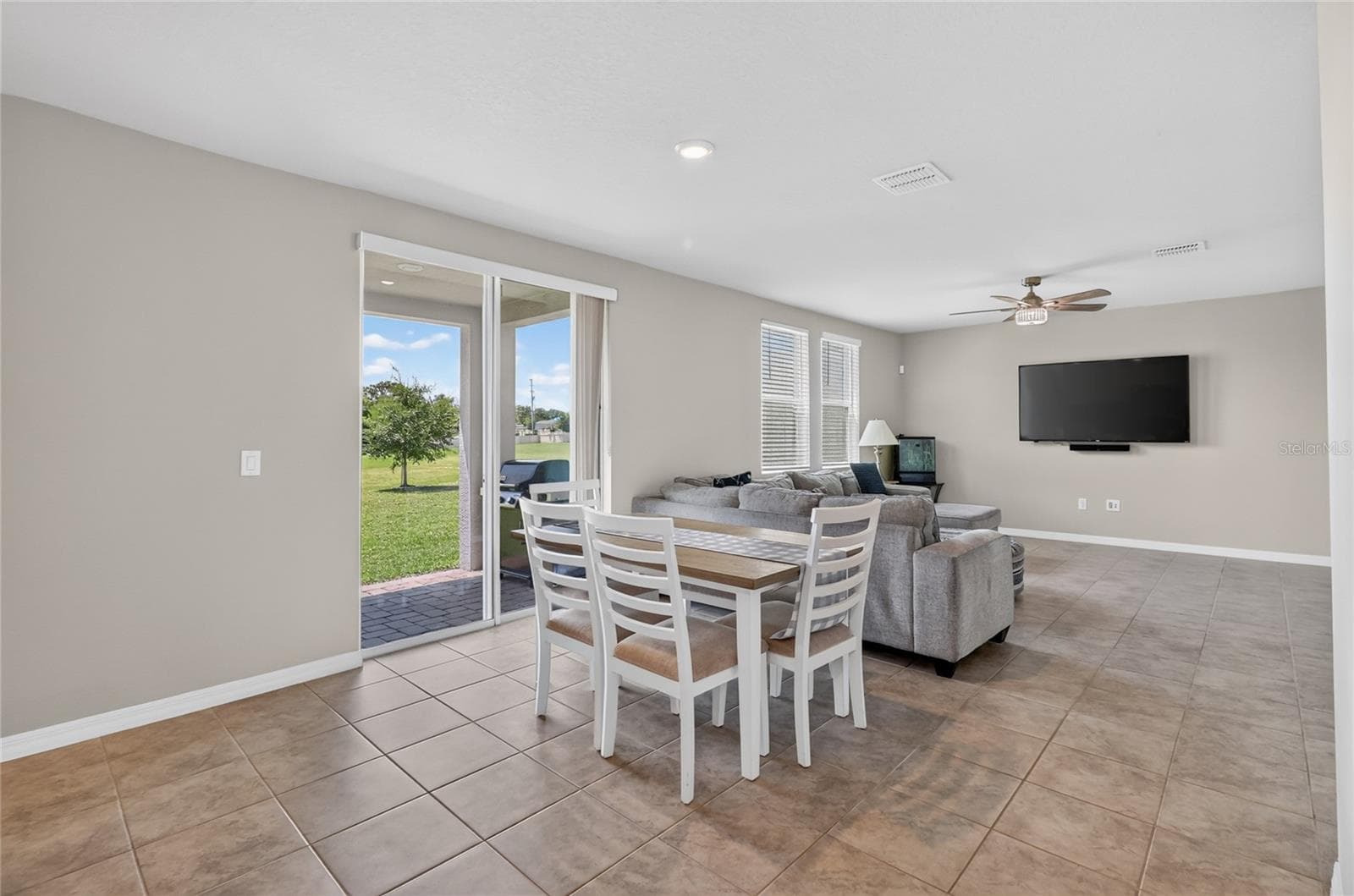 Open and bright - 3310 WEITZEL DR, HAINES CITY