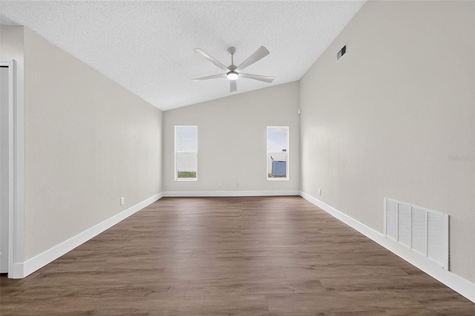 Single Family Residence at 294 LAKE DOE BLVD, APOPKA, photo 9 of 20