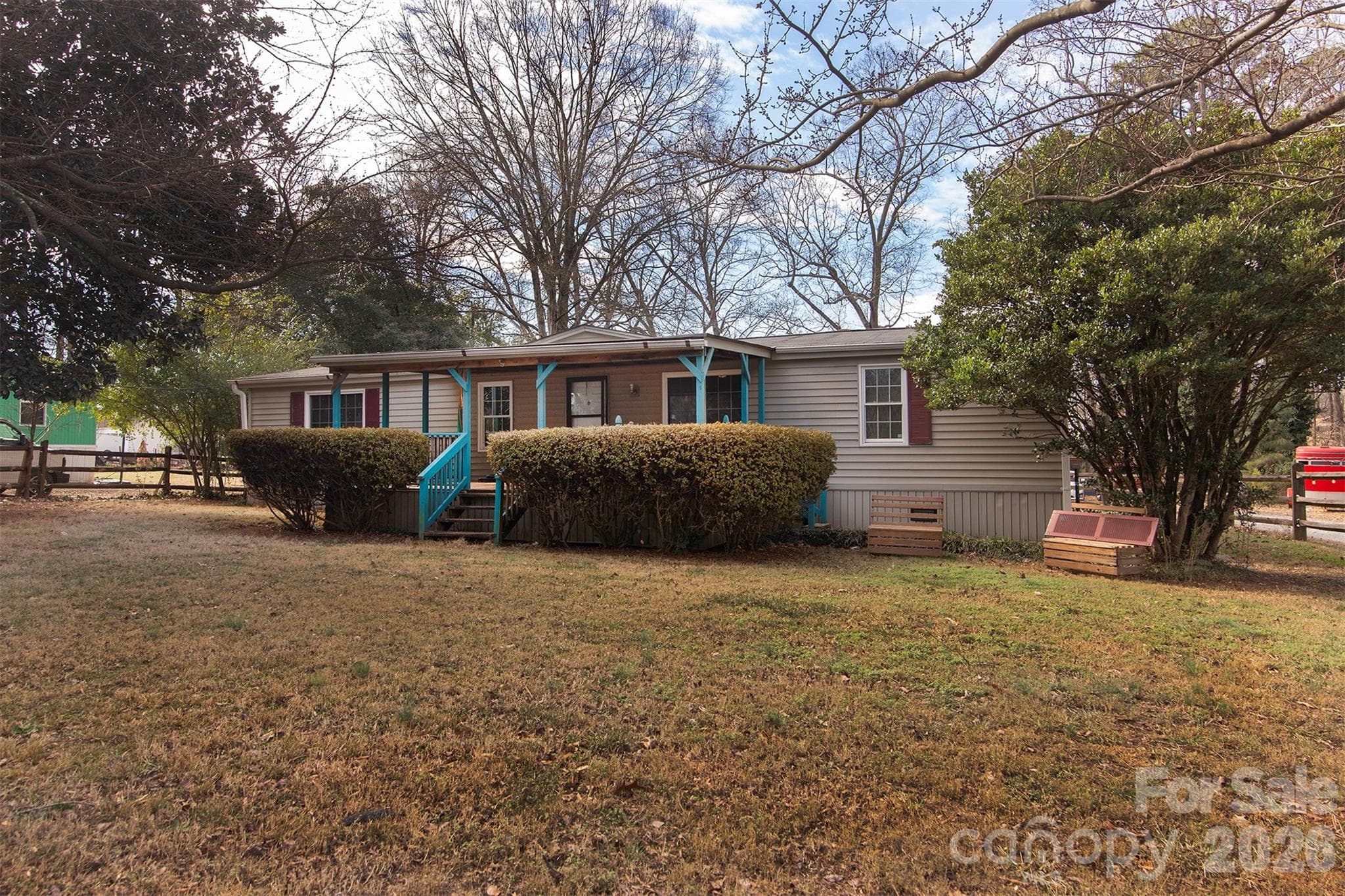 Single Family Residence at 5727 Thompson Road, Charlotte, photo 2 of 21