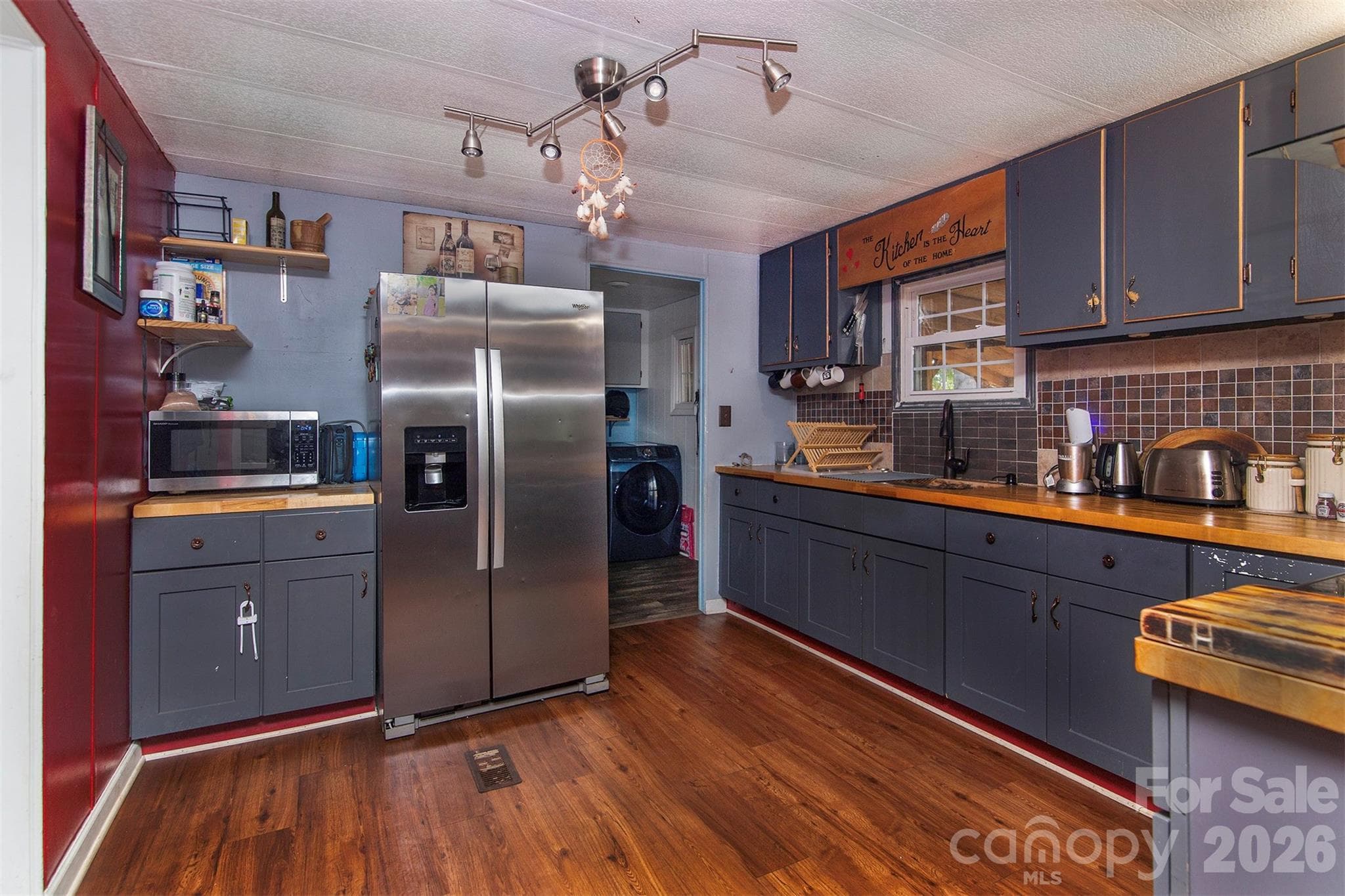 Single Family Residence at 5727 Thompson Road, Charlotte, photo 9 of 21