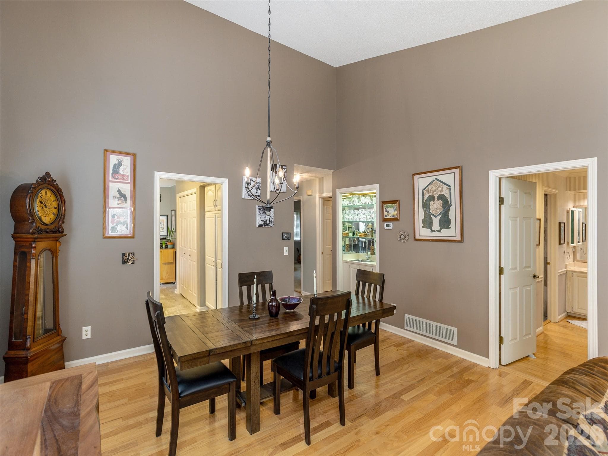 Dining area - 606 Red Oak Drive, Hendersonville