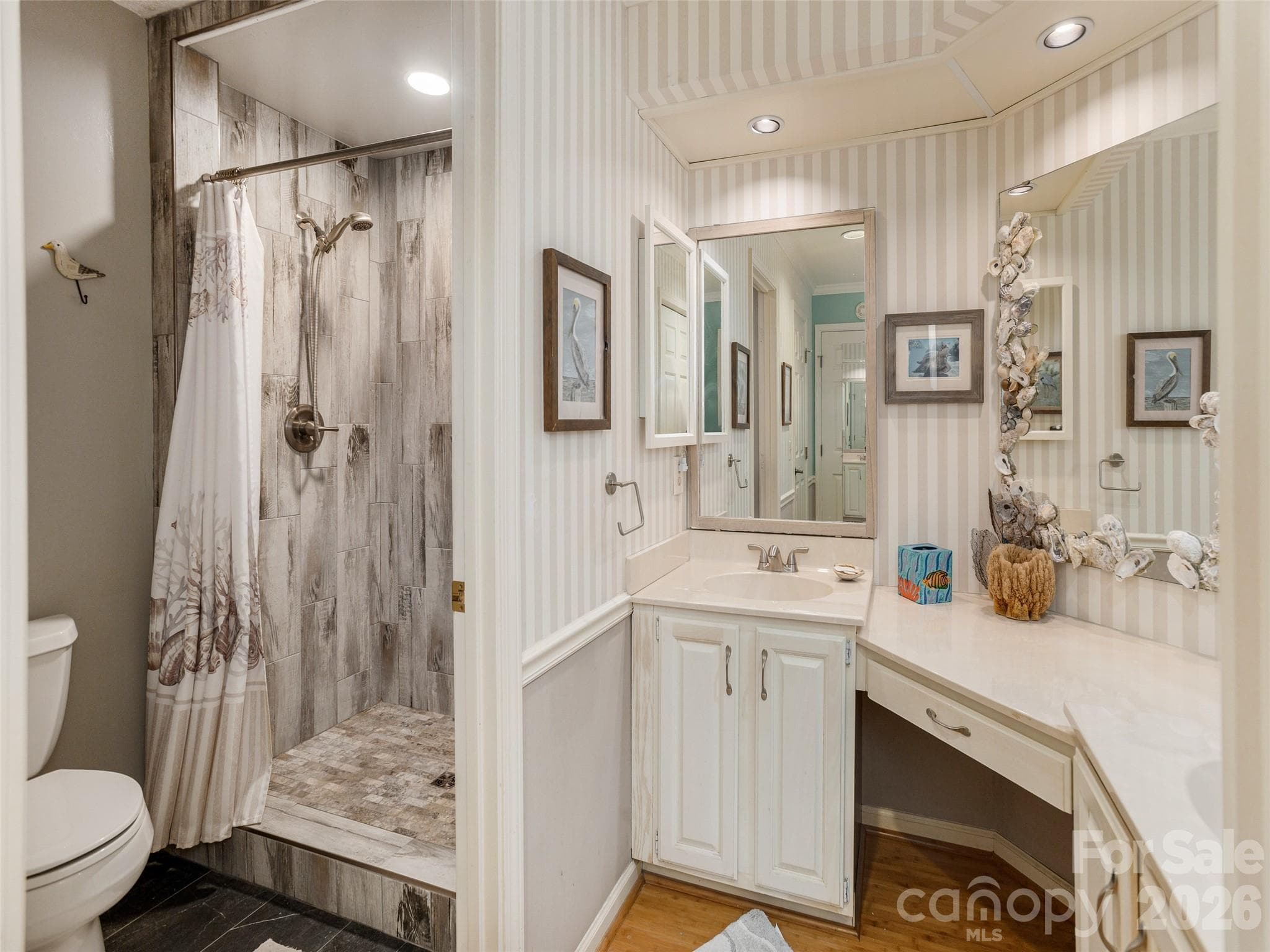 Tiled shower - 606 Red Oak Drive, Hendersonville