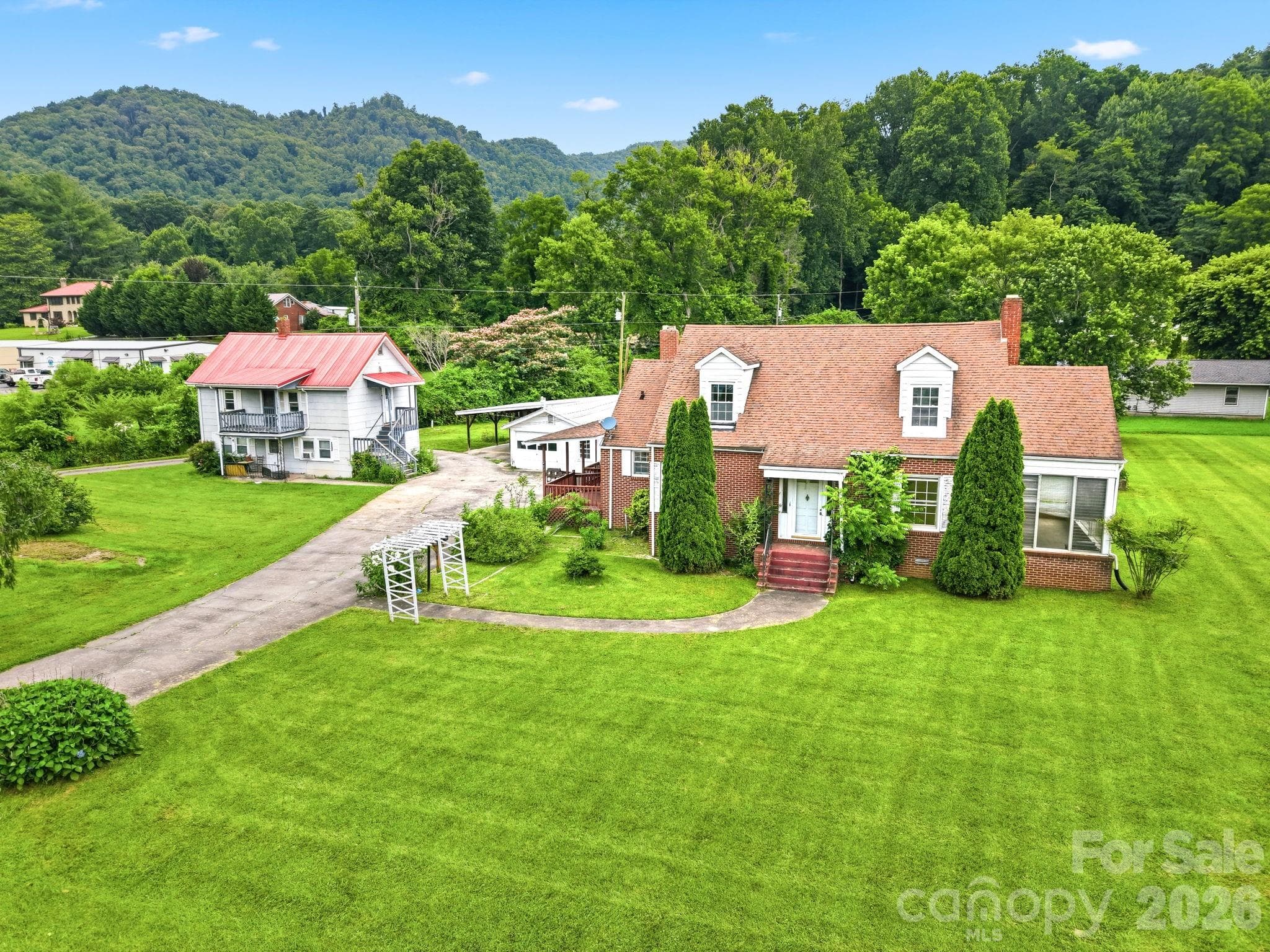 Single Family Residence at Sylva, photo 2 of 45