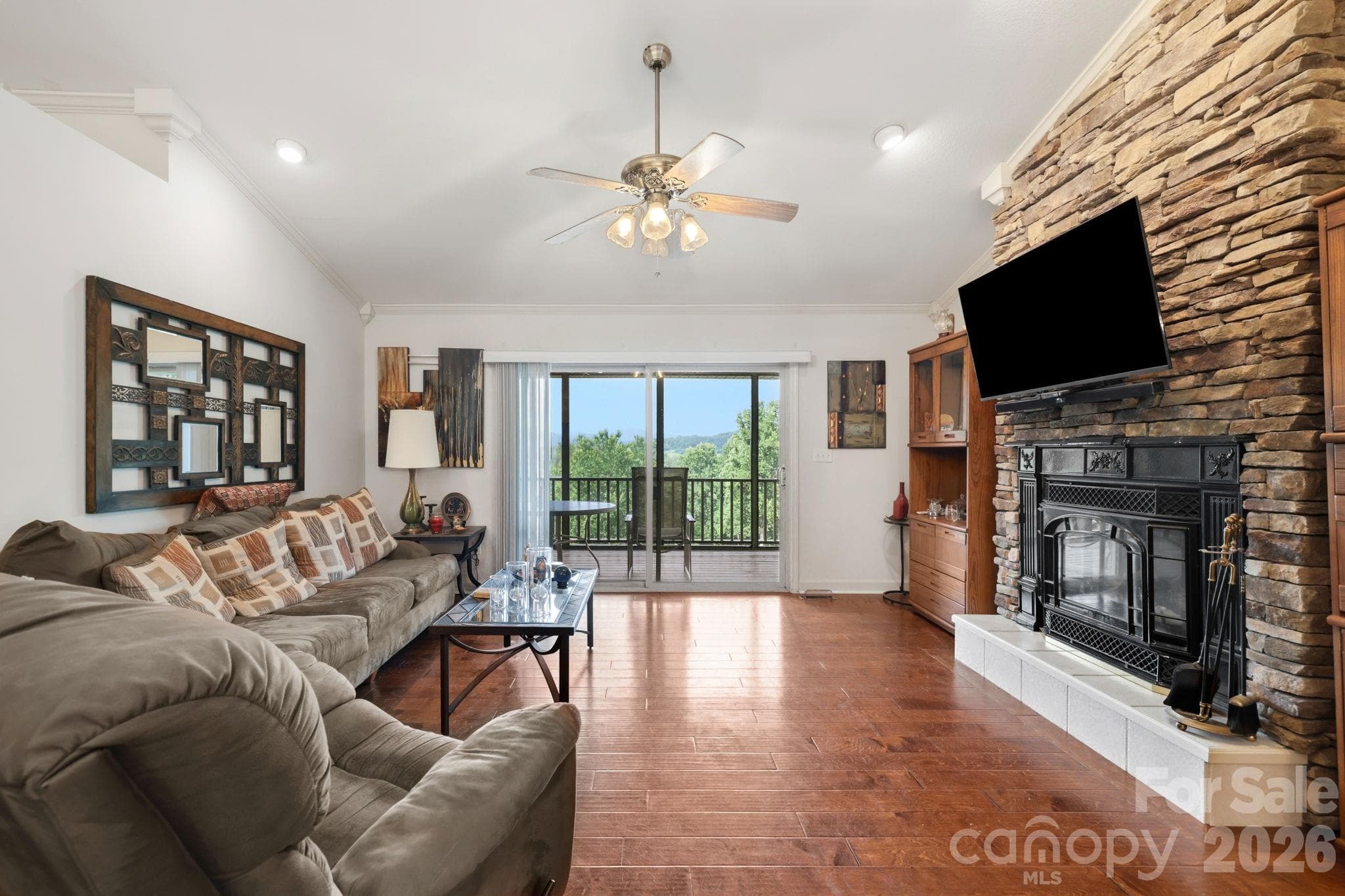 Single Family Residence at Hendersonville, photo 2 of 48