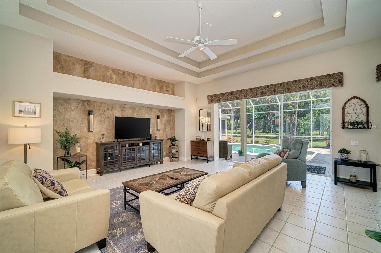Single Family Residence at 2362 LITTLE COUNTRY RD, PARRISH, photo 10 of 71