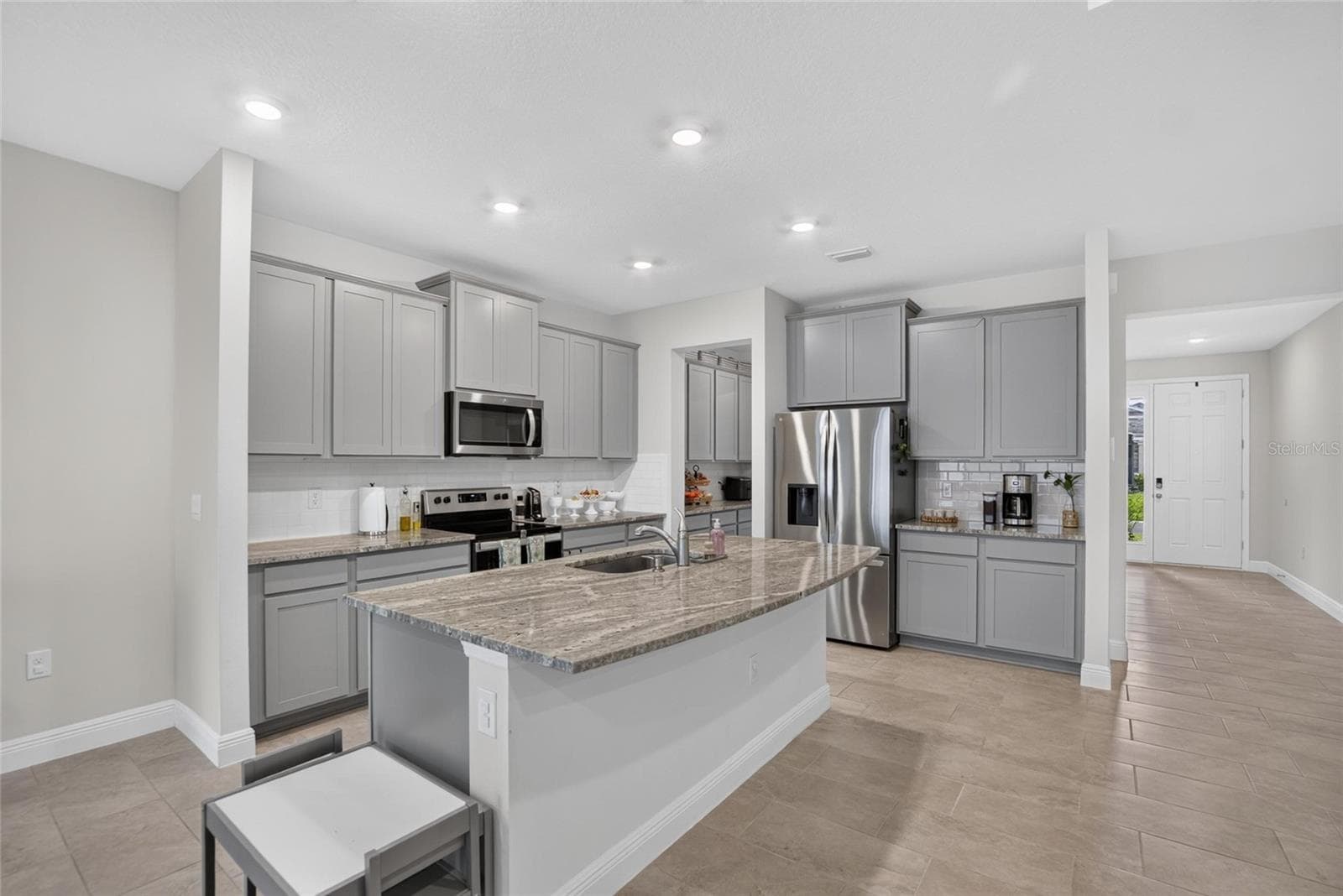 Single Family Residence at 5633 HAWKS CAY ST, APOLLO BEACH, photo 13 of 54