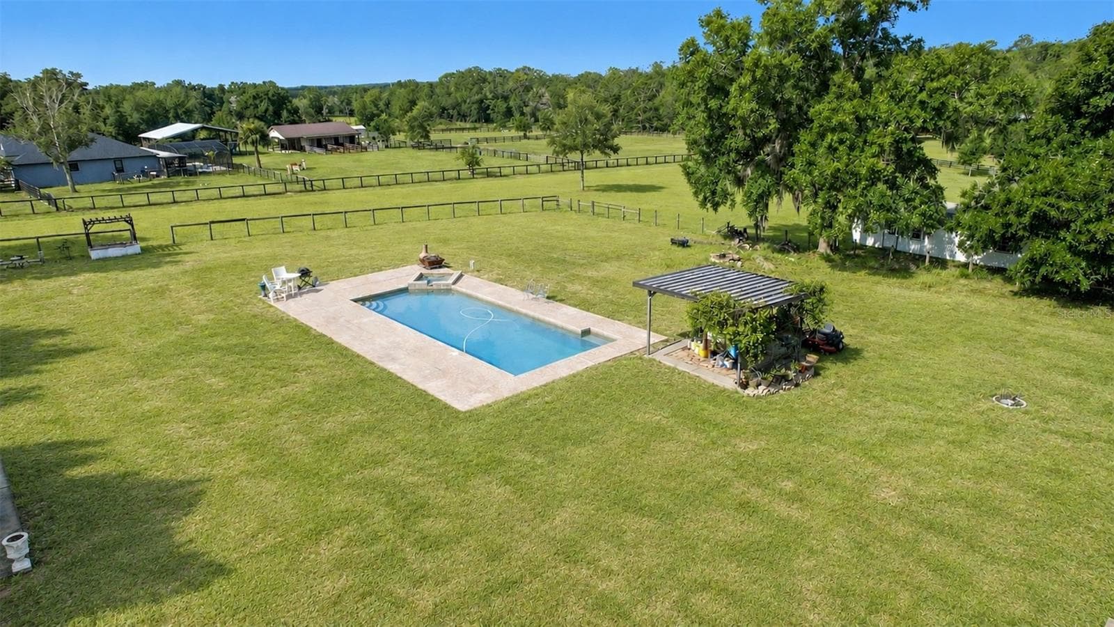 Pool - 35405 STAGECOACH TRL, EUSTIS