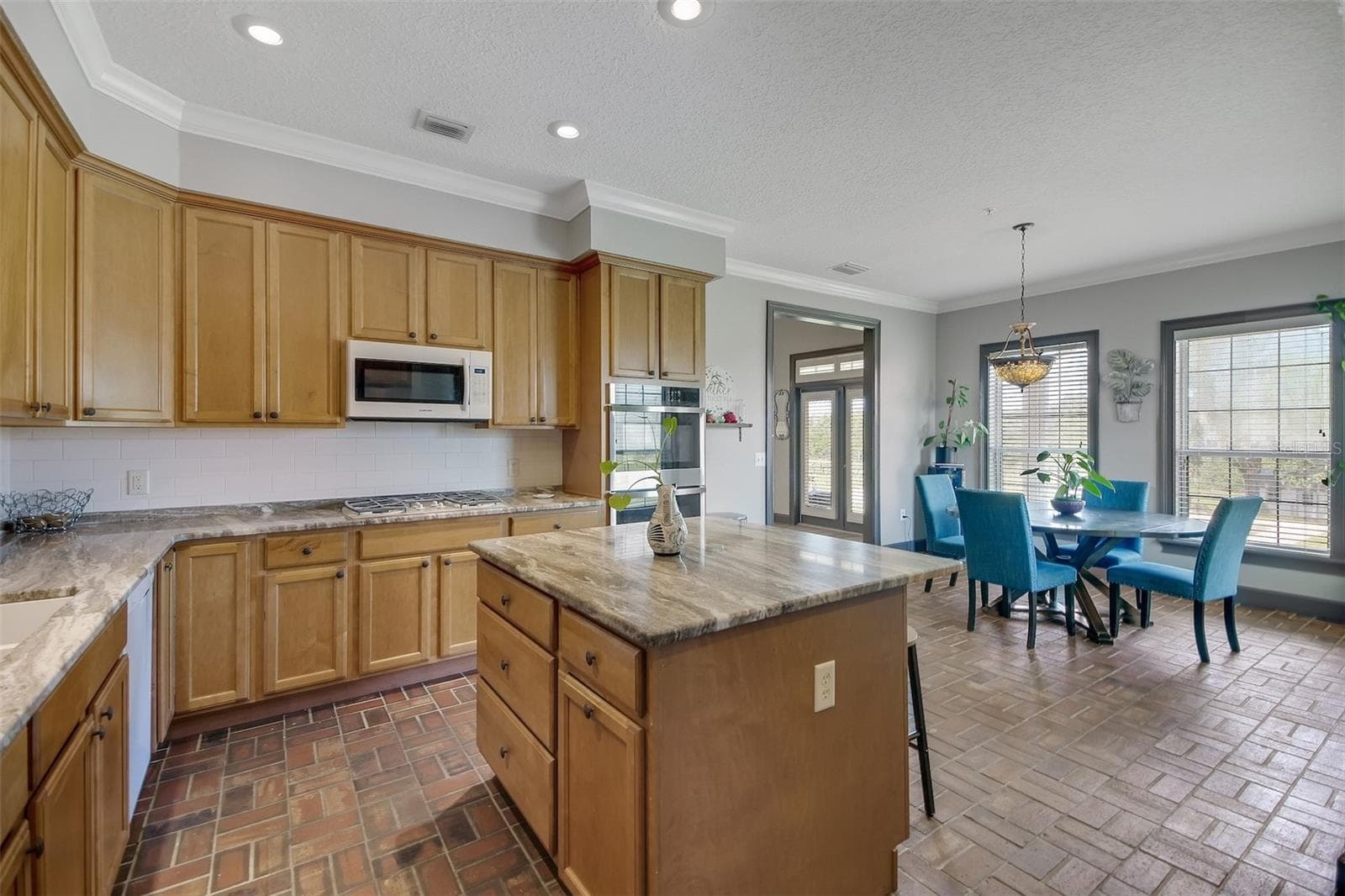 Kitchen - 35405 STAGECOACH TRL, EUSTIS