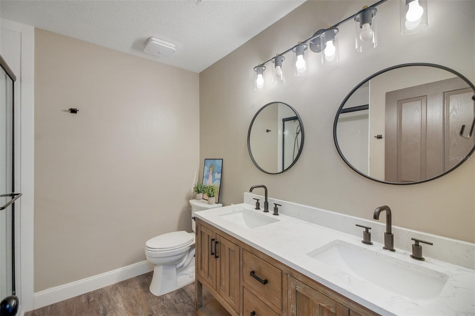 2nd Bath - 35405 STAGECOACH TRL, EUSTIS