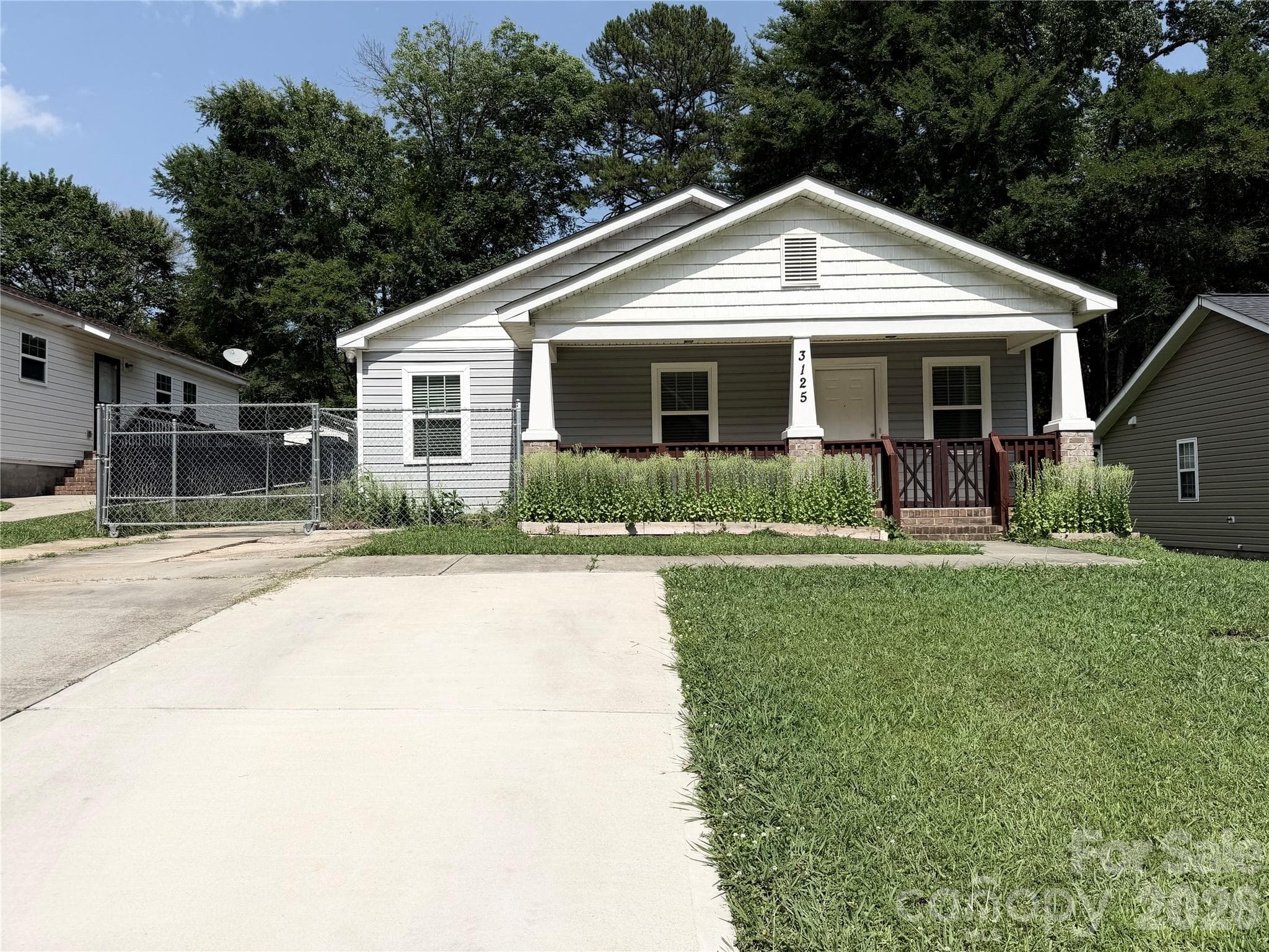 Single Family Residence at Charlotte, photo 2 of 41
