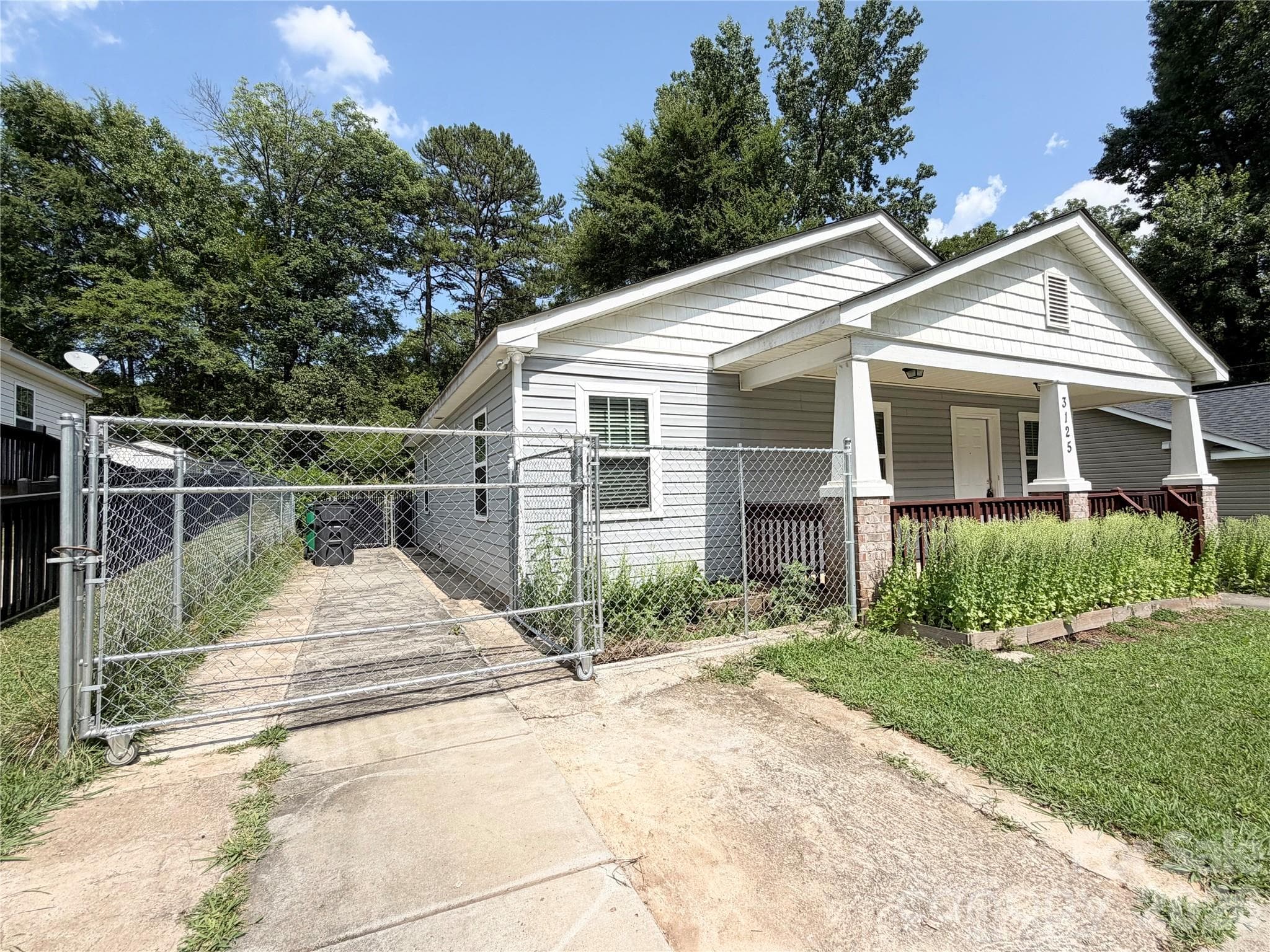 Single Family Residence at Charlotte, photo 4 of 41