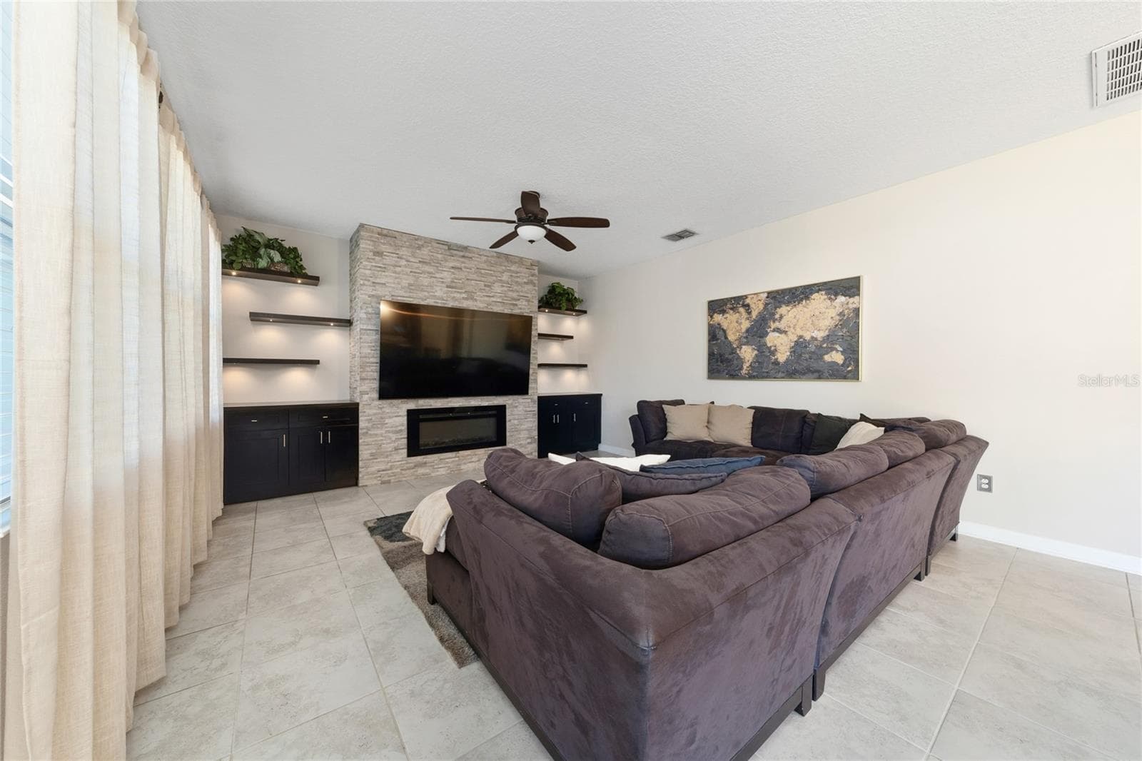Open space living room - 11059 LONGLEAF WOODS DR, ORLANDO