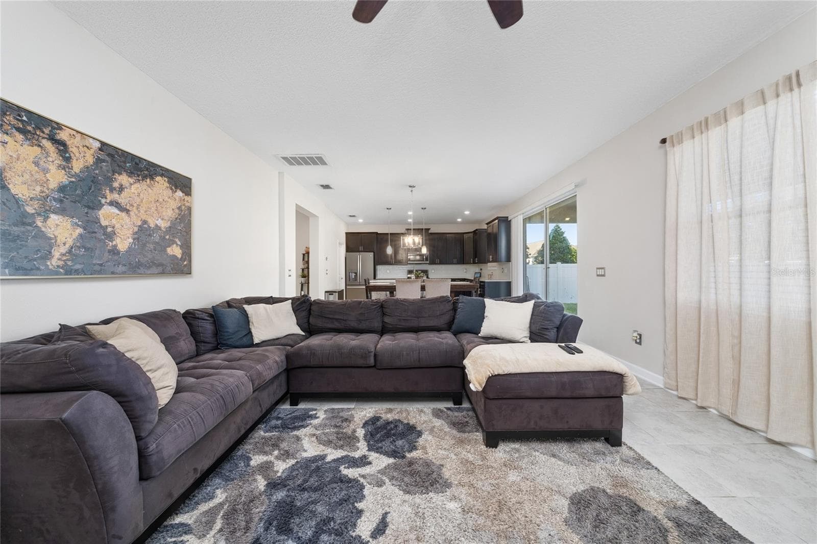 Living room - 11059 LONGLEAF WOODS DR, ORLANDO