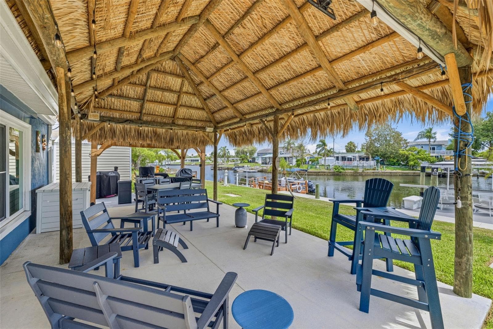Ex-large Palapa with electric and speakers mounted! - 4320 FLORAMAR TER, NEW PORT RICHEY