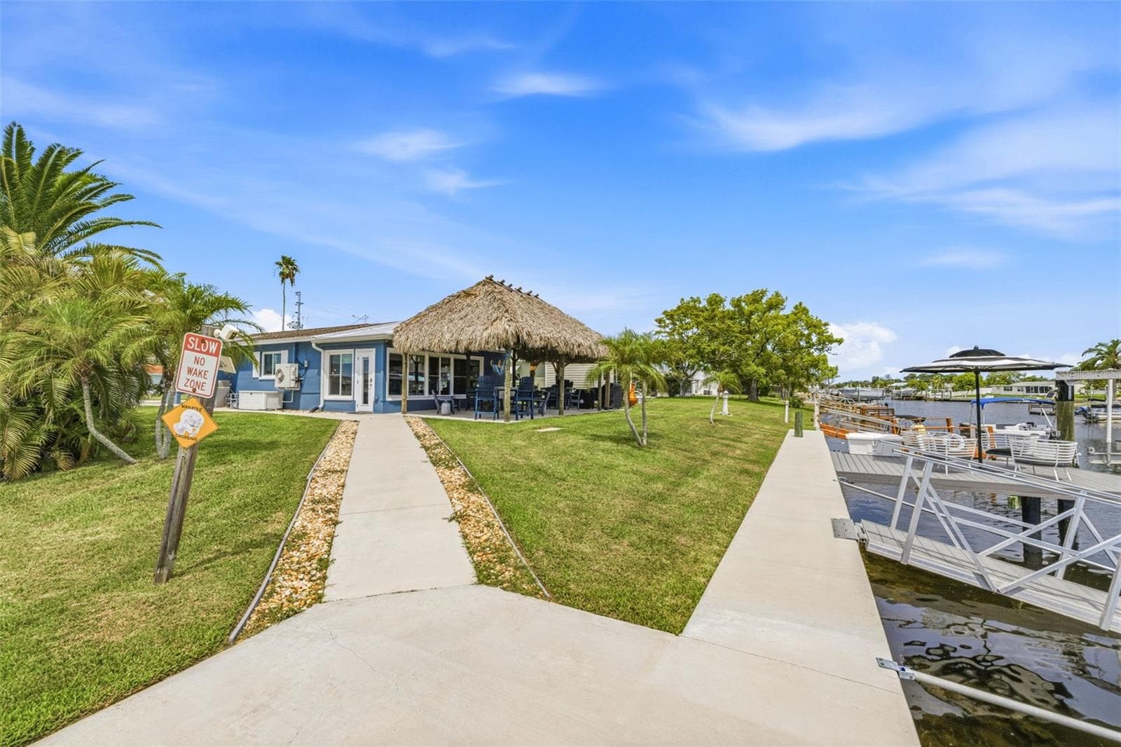 Corner lot! - 4320 FLORAMAR TER, NEW PORT RICHEY
