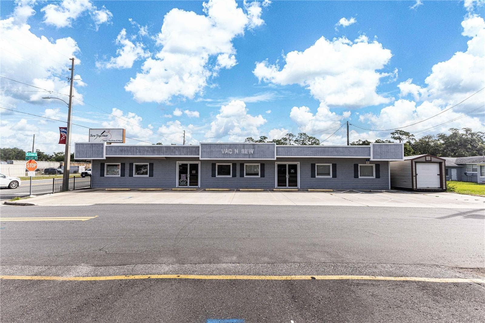 Front view of building with parking - 700 N MAIN ST, WILDWOOD