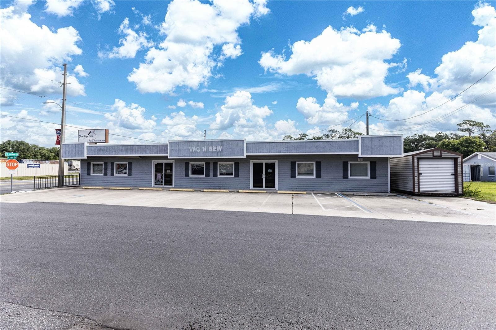 Front view of property - 700 N MAIN ST, WILDWOOD