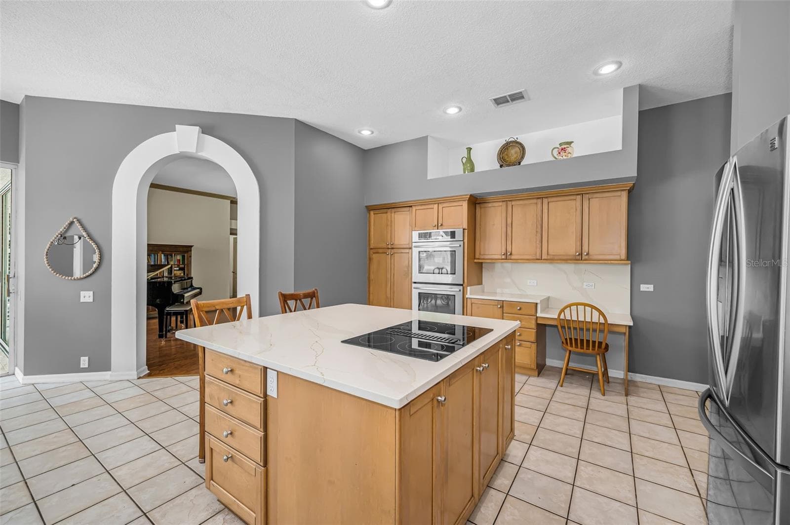 Kitchen - 4084 LIGUSTRUM DR, PALM HARBOR