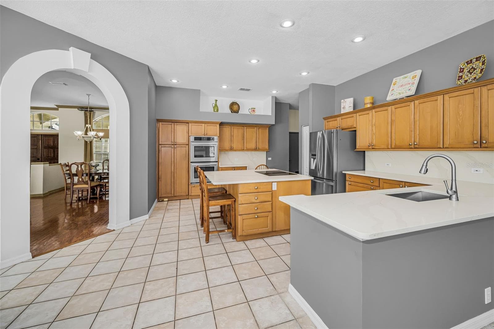 Kitchen w/new Quartz countertops - 4084 LIGUSTRUM DR, PALM HARBOR