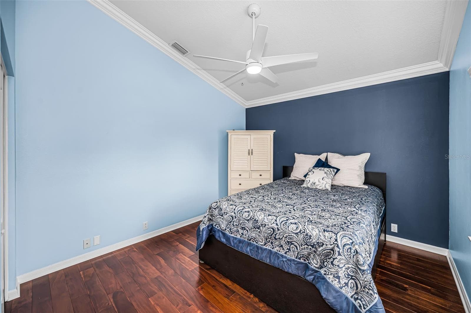Guest Bedroom at back of house with access to pool bathroom - 4084 LIGUSTRUM DR, PALM HARBOR