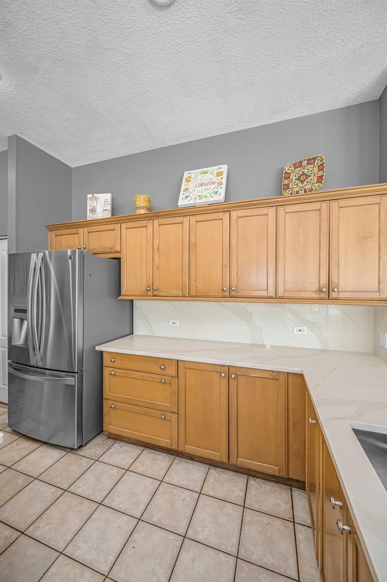Kitchen - 4084 LIGUSTRUM DR, PALM HARBOR
