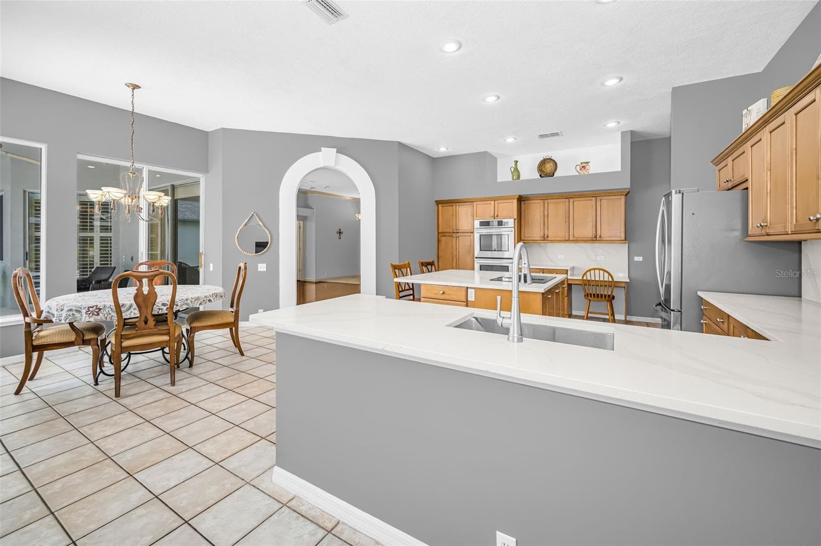 Kitchen - 4084 LIGUSTRUM DR, PALM HARBOR