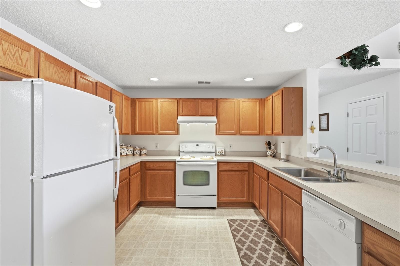 Single Family Residence at 516 GLEN HAVEN DR, DELTONA, photo 37 of 58