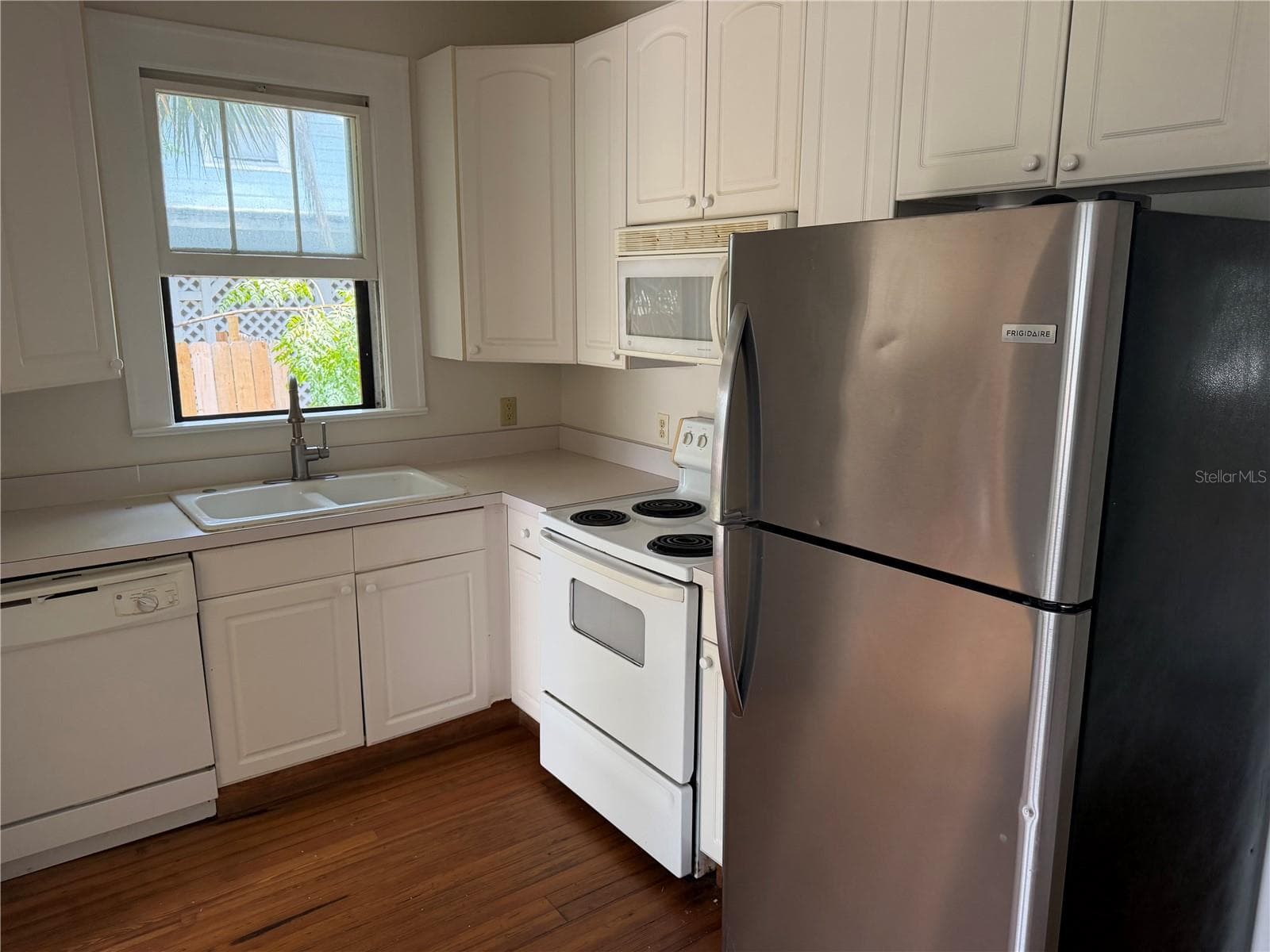 Kitchen - 1569 7TH ST, SARASOTA