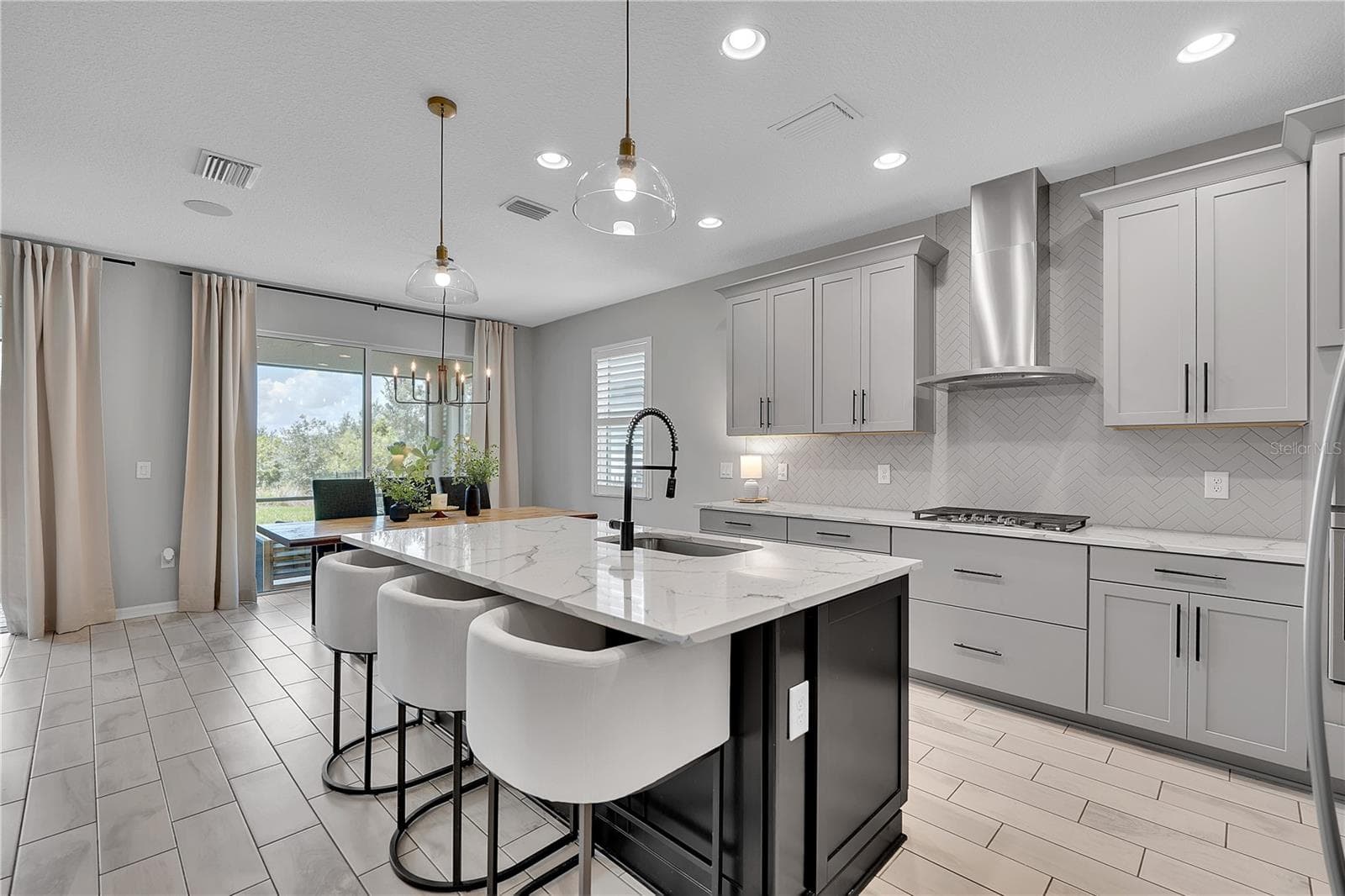 Single Family Residence at 16942 SAVORY MIST CIR, BRADENTON, photo 8 of 100