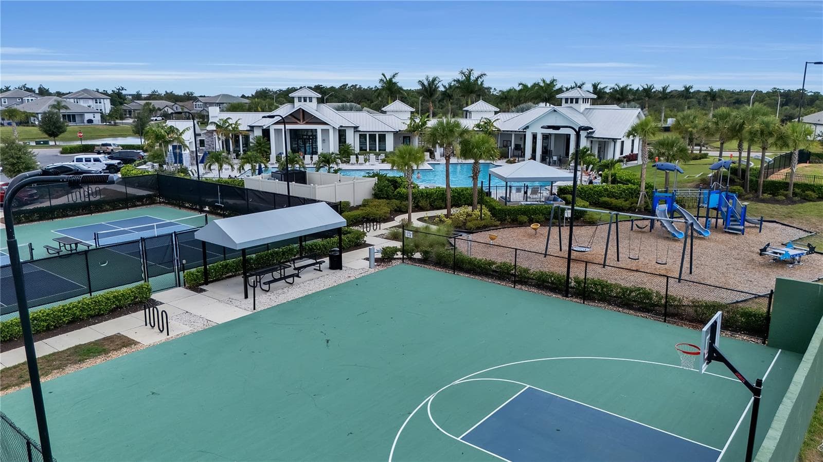 Basketball court - 16942 SAVORY MIST CIR, BRADENTON