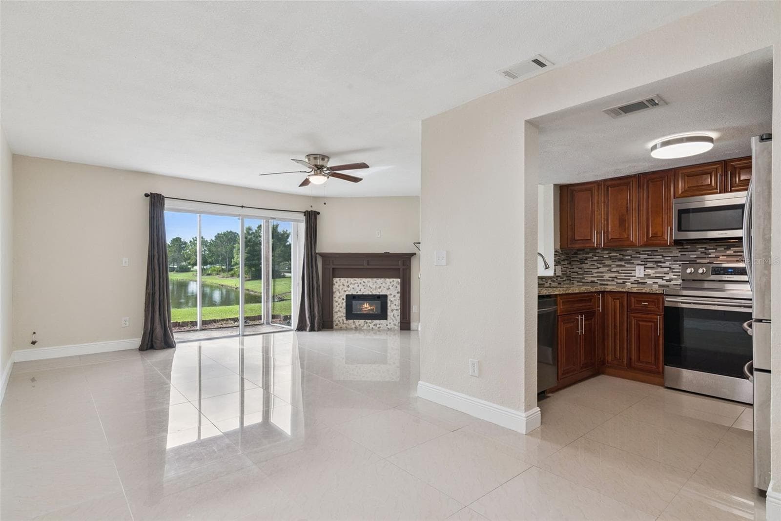 Dining Room/Living Room Combo - 214 MAJORS LN #C, KISSIMMEE