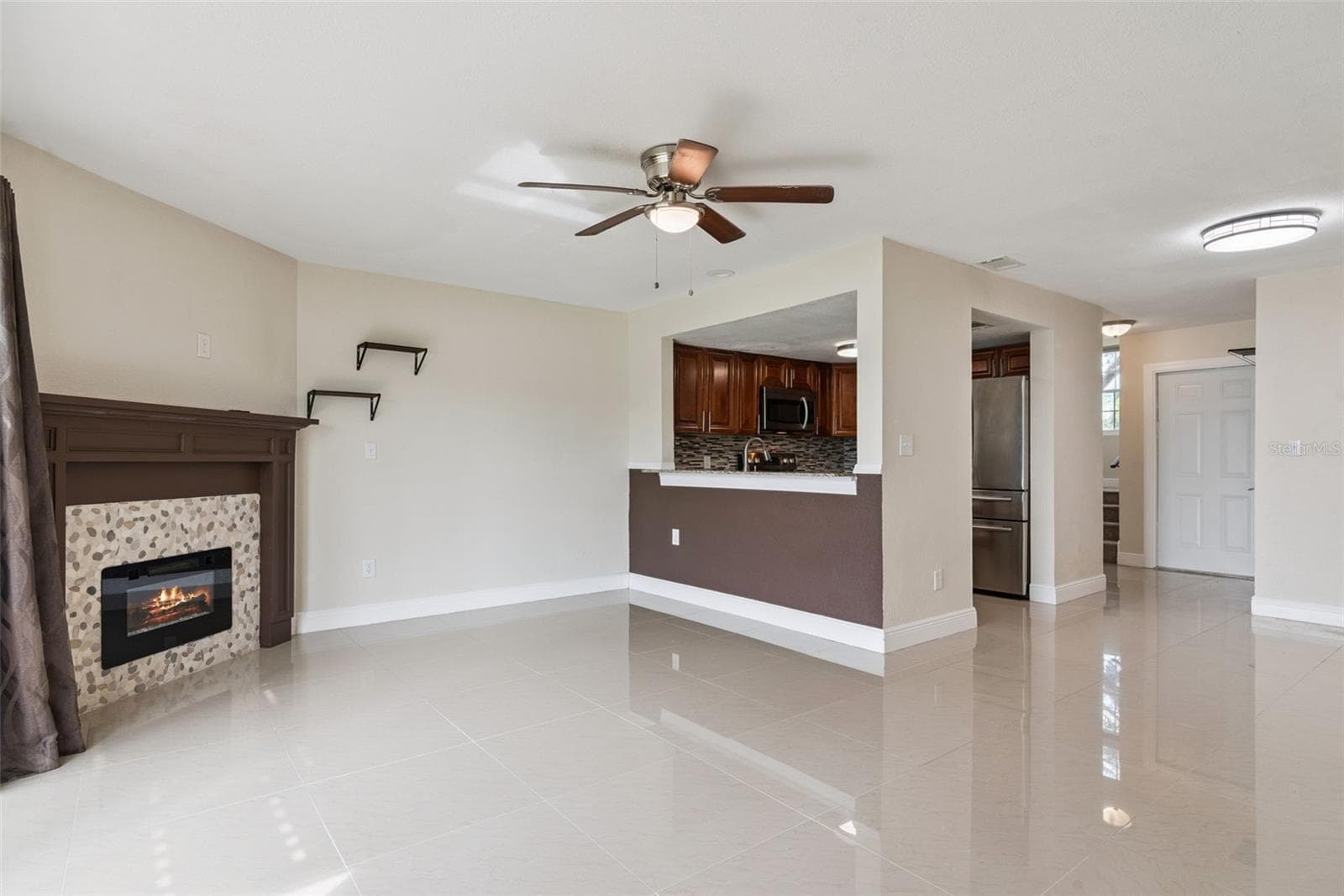 Dining Room/Living Room Combo - 214 MAJORS LN #C, KISSIMMEE