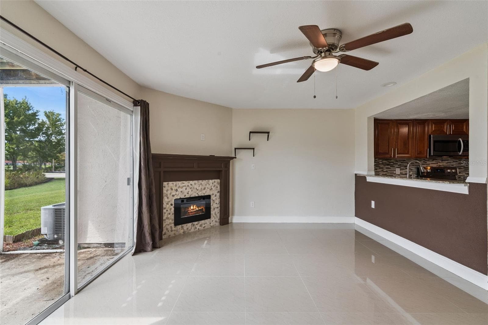 Living room - 214 MAJORS LN #C, KISSIMMEE