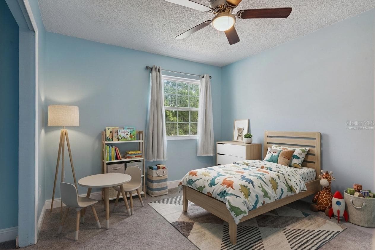 Guest Bedroom with En-suite bath and walk-in Closet - Virtually Staged - 214 MAJORS LN #C, KISSIMMEE