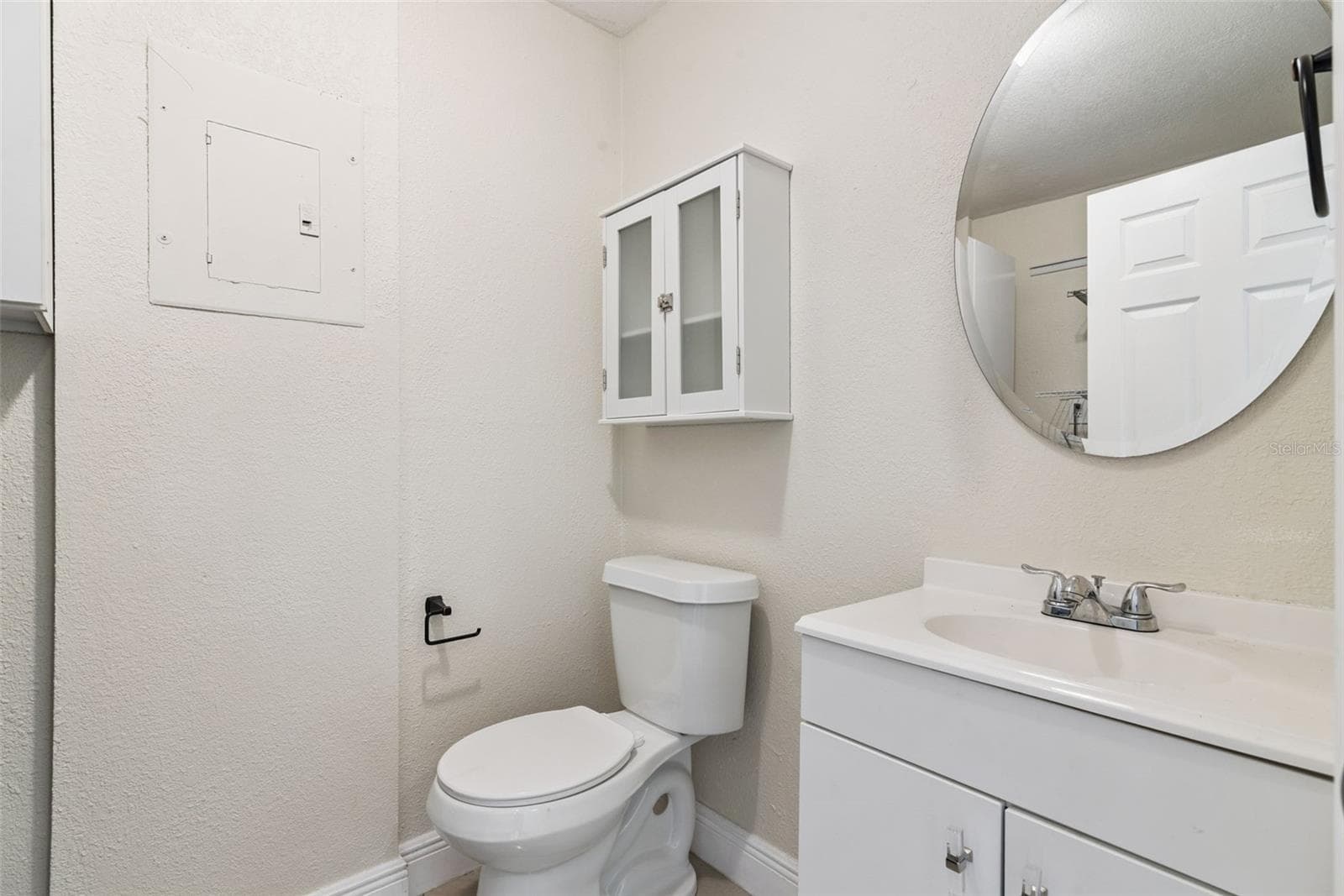 Laundry Room/Half Bathroom Combo - 214 MAJORS LN #C, KISSIMMEE