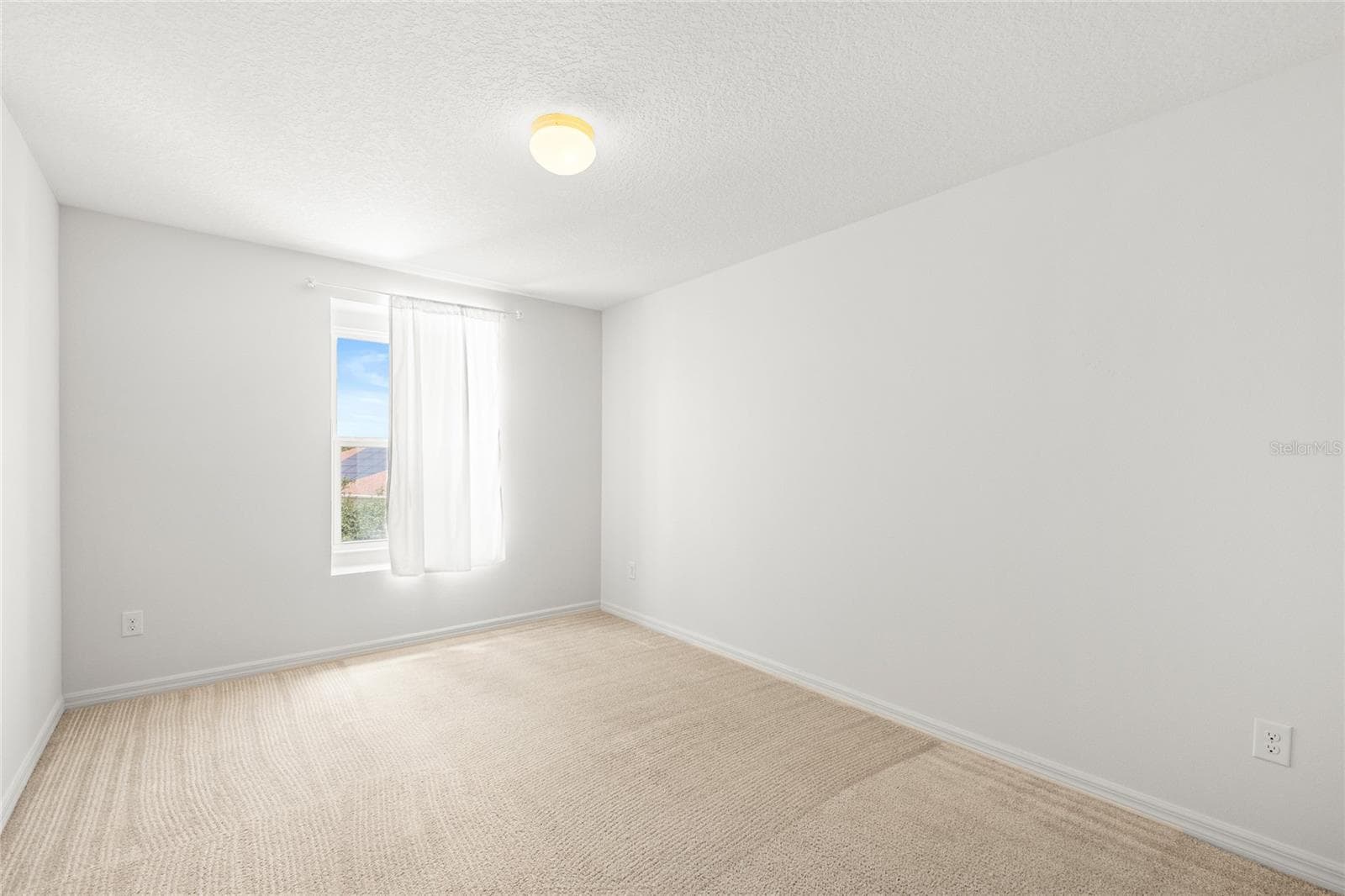 Single Family Residence at 12135 CARSON DR, ORLANDO, photo 7 of 26