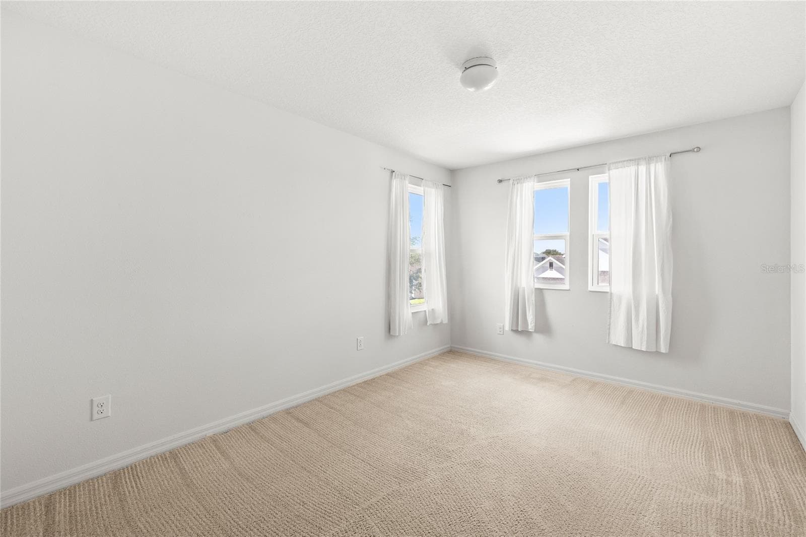 Single Family Residence at 12135 CARSON DR, ORLANDO, photo 10 of 26