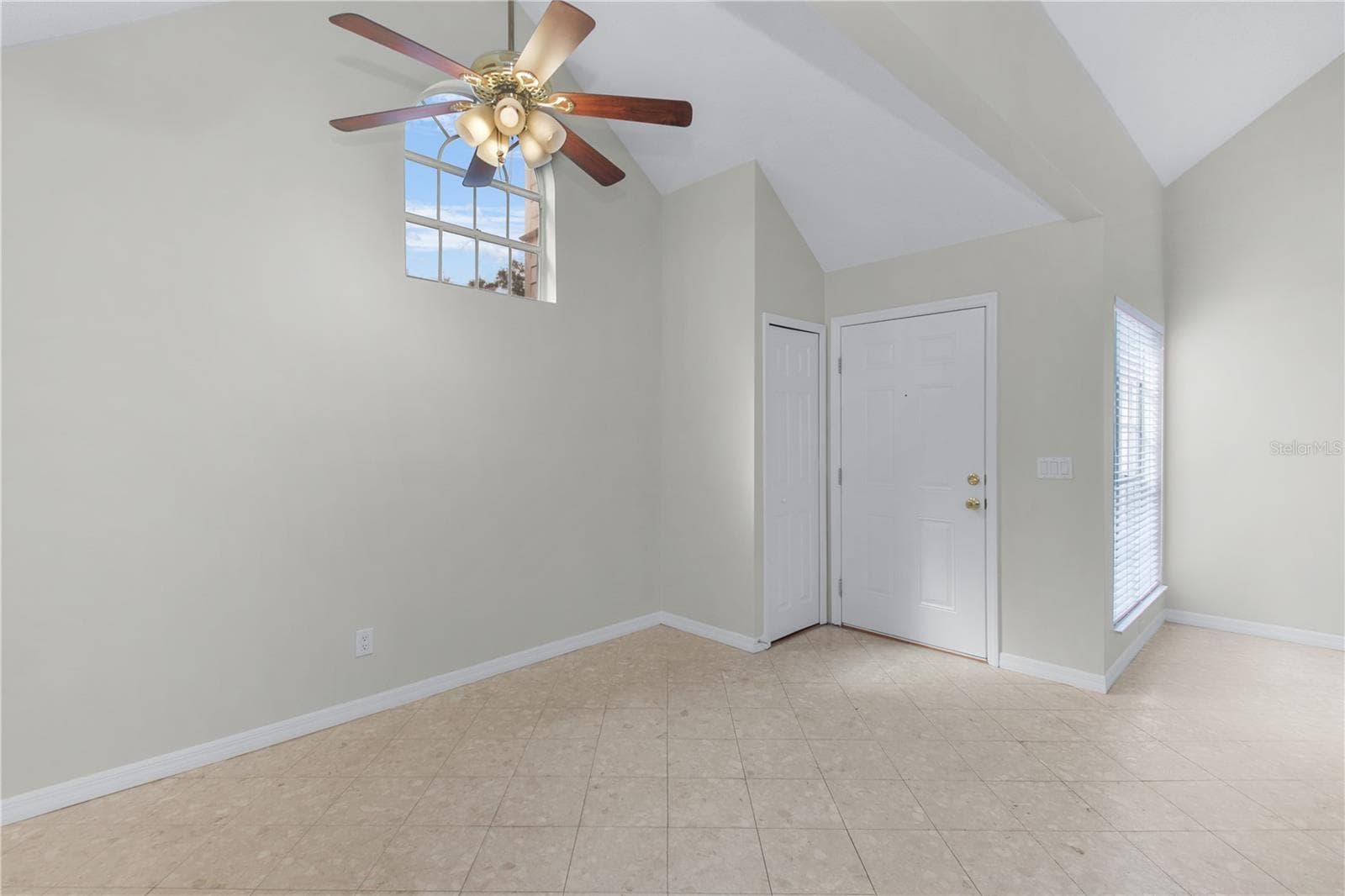 Entry - 605 YOUNGSTOWN PKWY #30, ALTAMONTE SPRINGS