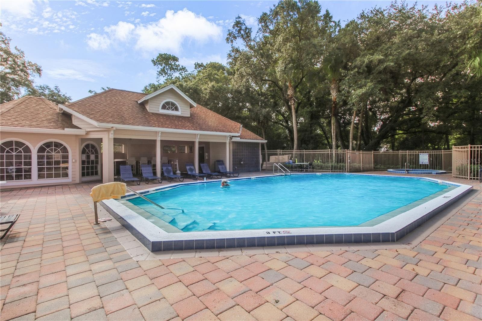 Community pool and clubhouse / fitness center - 605 YOUNGSTOWN PKWY #30, ALTAMONTE SPRINGS