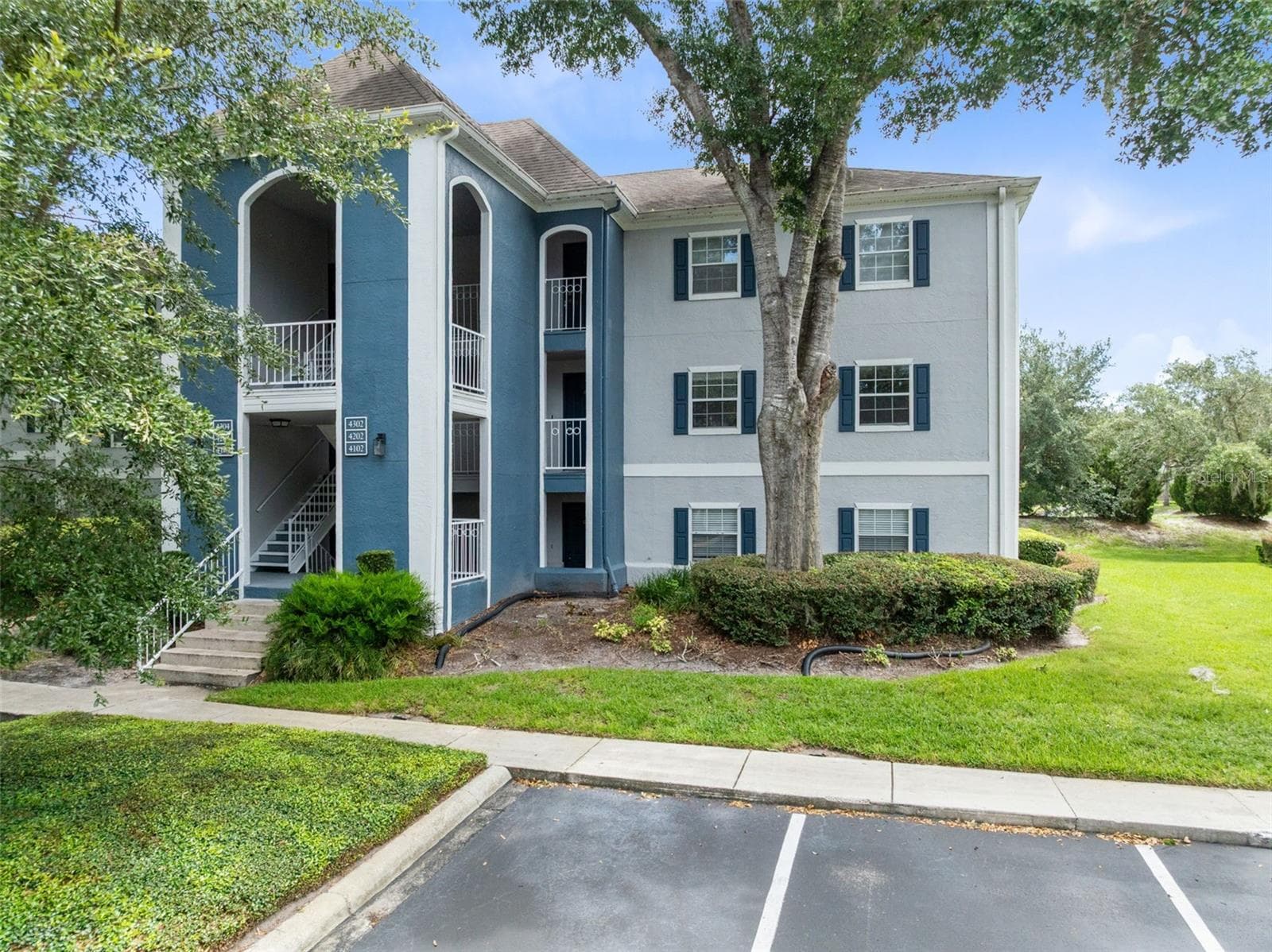 4102 CLUBSIDE DR